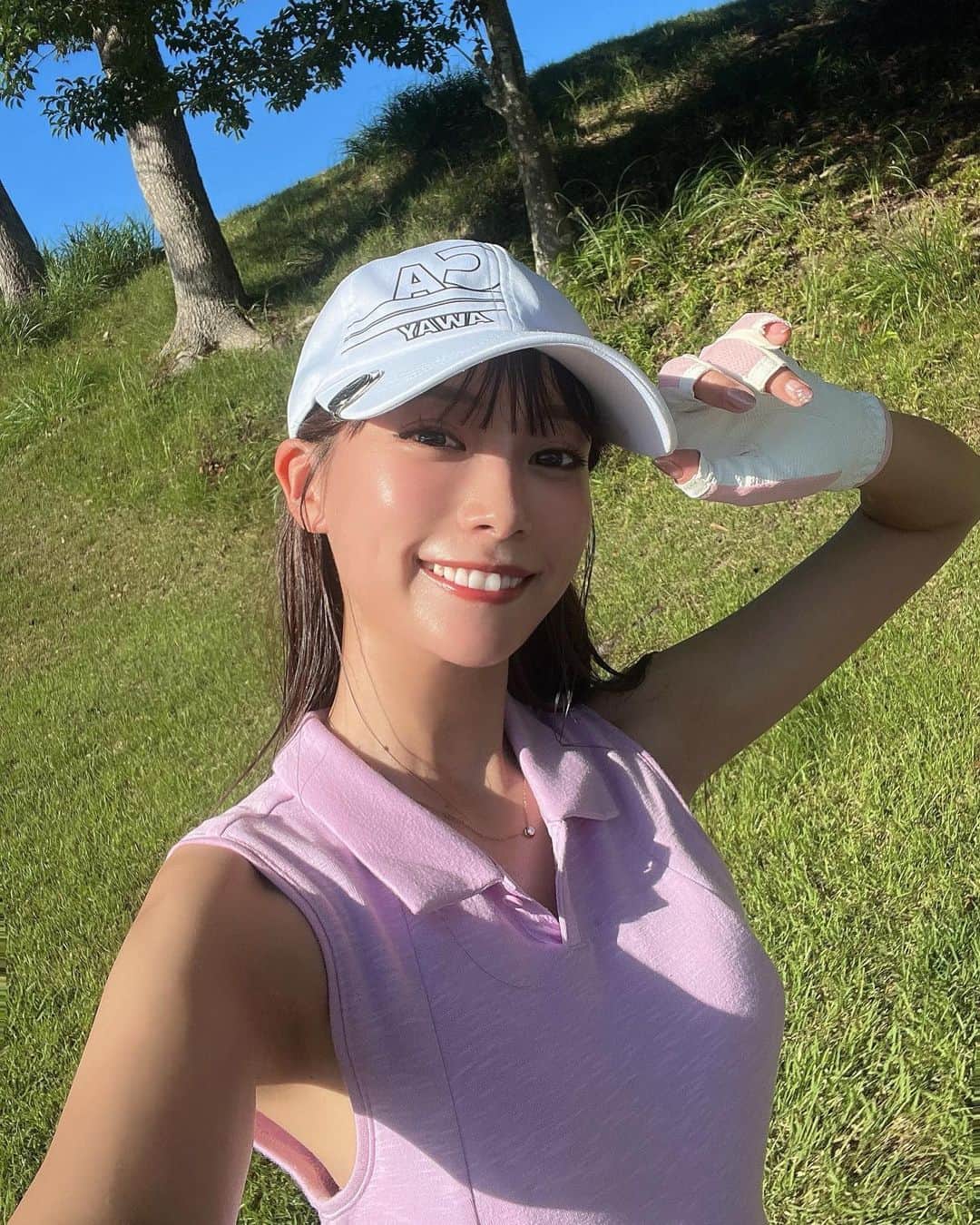 岡島彩花のインスタグラム：「5ヶ月ぶりのラウンド⛳️  久しぶりのゴルフにしては調子良かった😂🙌 今週末お姉様方とゴルフに行くから 良いシュミレーションになりました👌  今日汗かきすぎたから 晩御飯のビール美味しすぎる🍺  #ゴルフ女子  #ゴルフウェア  #ゴルフ初心者  #ゴルフ好きな人と繋がりたい  #ゴルフ女子と繋がりたい  #ゴルフ女子コーデ」