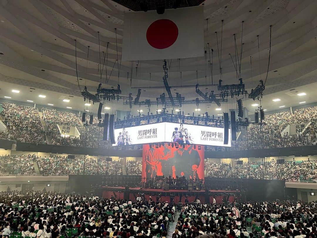 のインスタグラム：「男闘呼組 武道館LIVE  「LAST FOREVER」  最高のLIVE！感動でした✨ お疲れ様でした😭」
