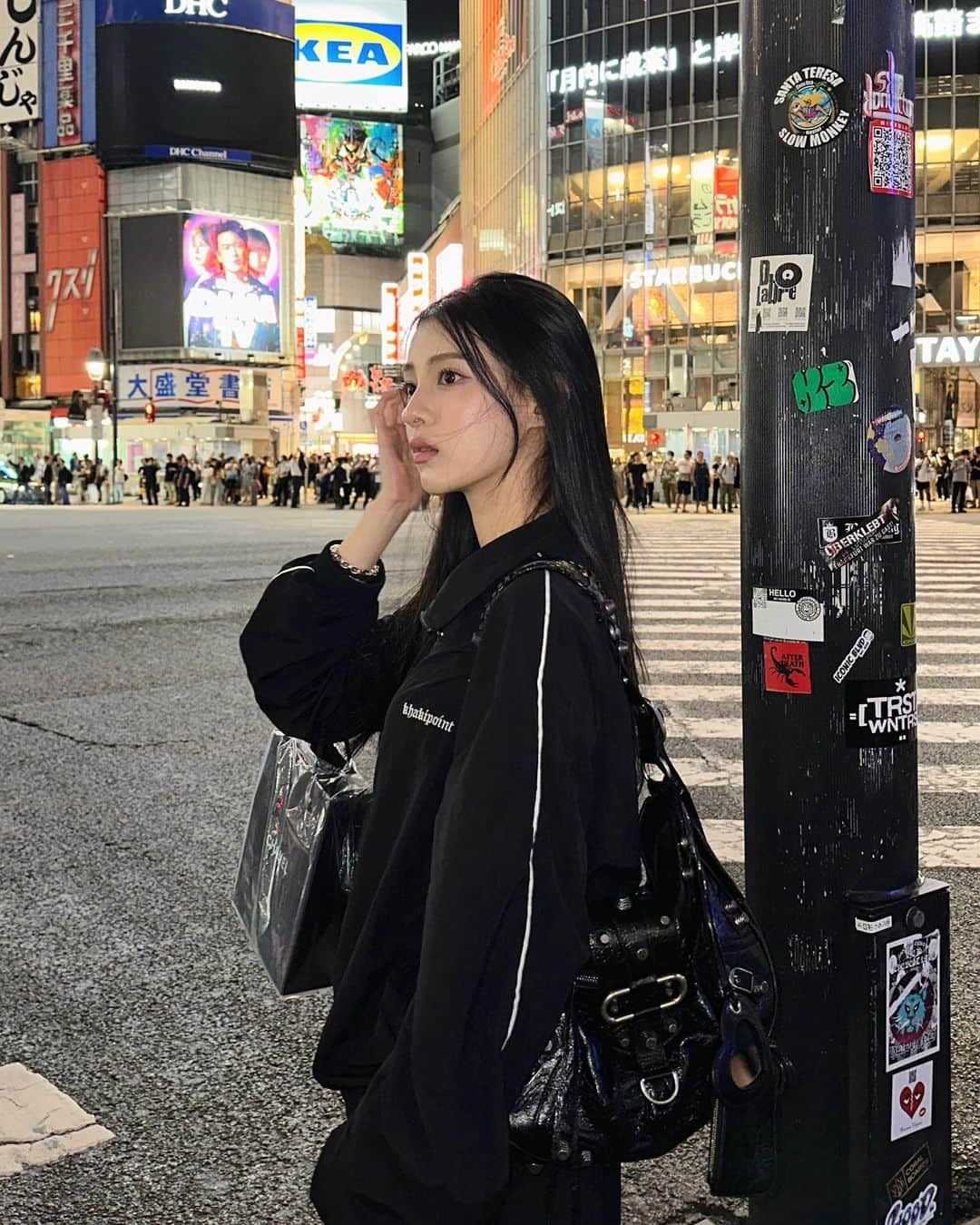 イ・ジスさんのインスタグラム写真 - (イ・ジスInstagram)「Me in Tokyo🗼🖤🚦」8月25日 22時54分 - xxixuuu