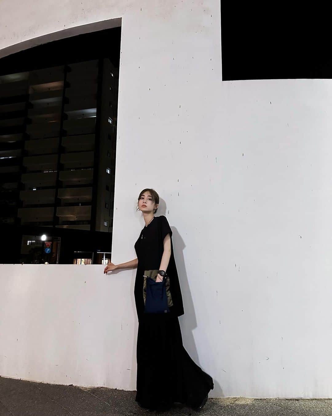 MiKiNA EMPiREのインスタグラム：「. 🌘 大人目の服も着ますたまにはね　似合う〜？」