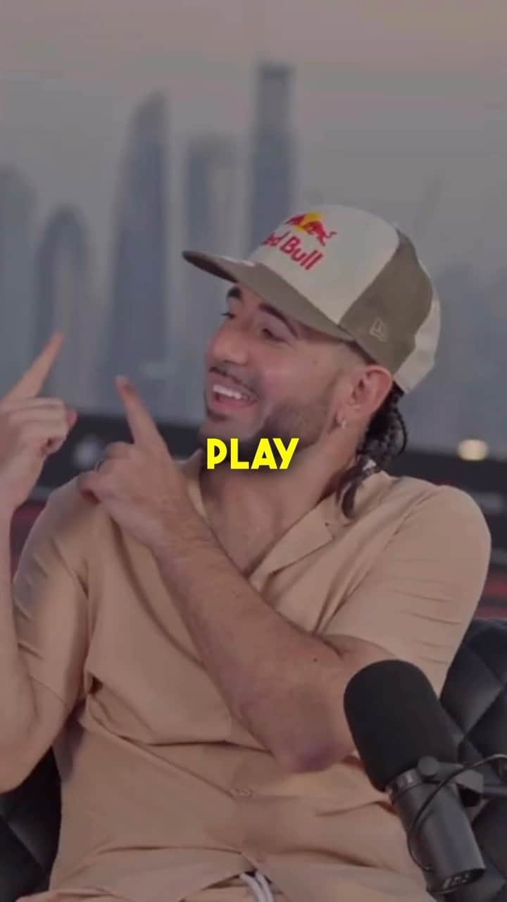 ショーン・ガルニエのインスタグラム：「Who is your 1v1 UBF pick?😱🔥  #seangarnier #urbanball #freestyle #nutmeg #football #skills」