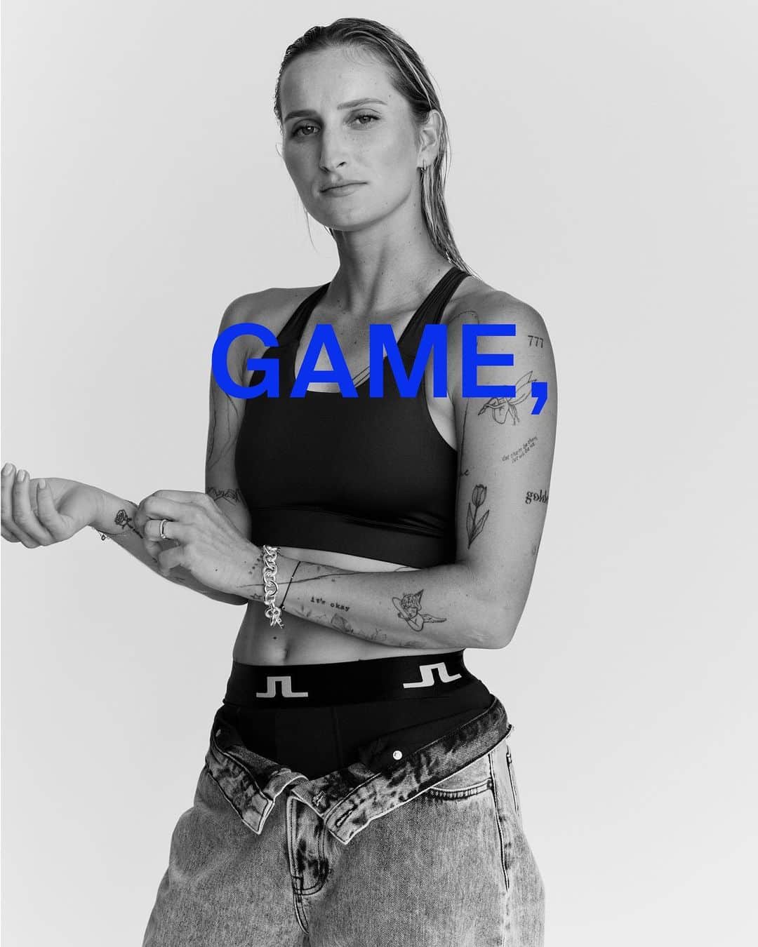 マルケタ・ボンドロウソバのインスタグラム：「We're proud to announce professional tennis sensation, Markéta Vondroušová, as our newest brand ambassador.  Read more about the partnership at jlindeberg.com.」