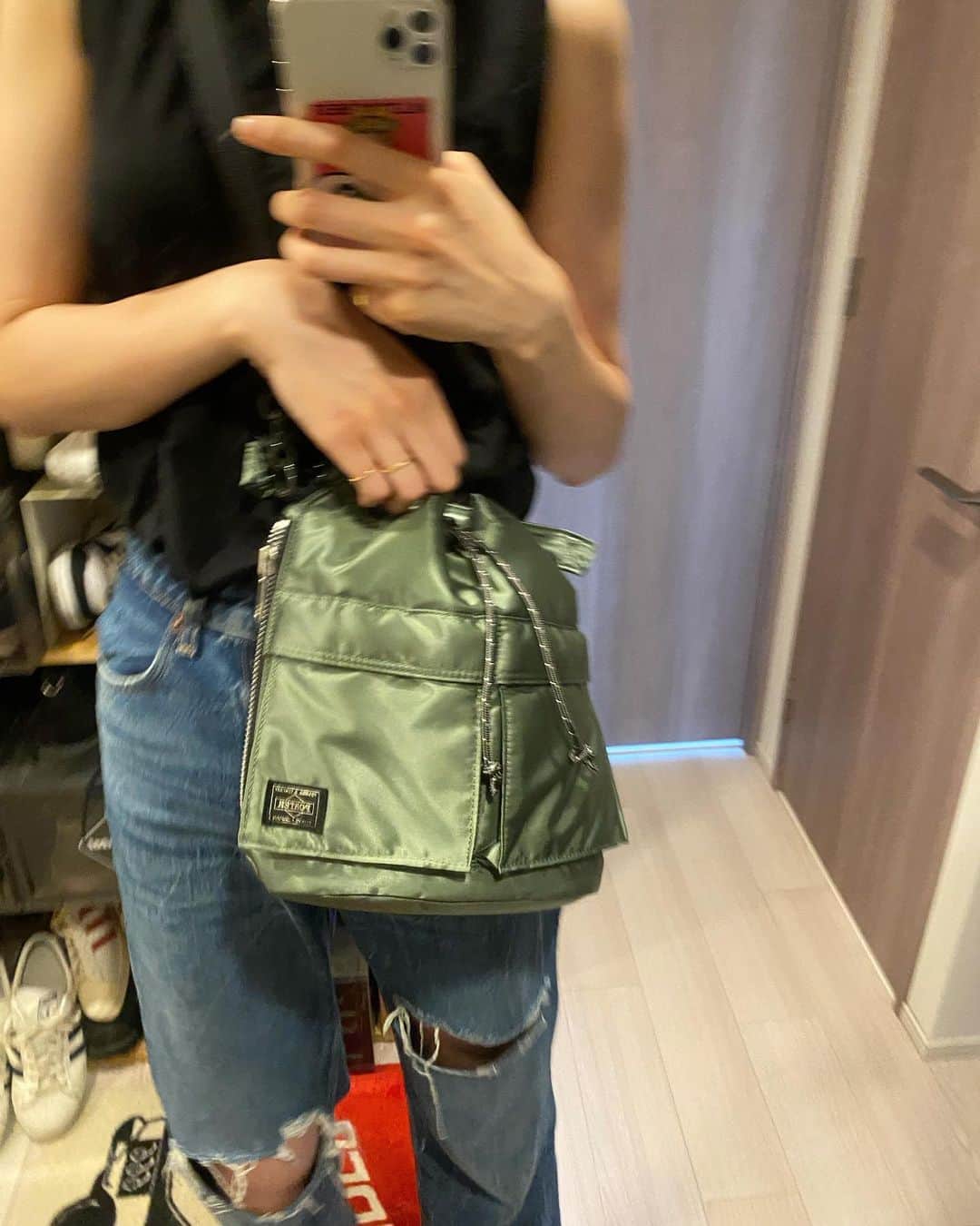 木村沙織のインスタグラム：「. ヘビロテbag仲間入り、arigato🦖🫶🏼」