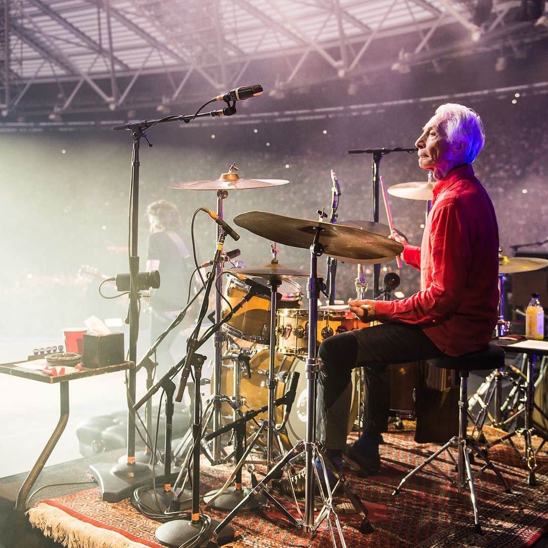 クリスティーズのインスタグラム：「'Charlie was totally unique and devoted to jazz and literature from boyhood.' - Mick Jagger, Keith Richards and Ronnie Wood 🥁⁣ ⁣ Musical passion became a dominant force in Charlie Watts' collecting, but on his collecting journey Charlie's love of jazz found a match in his love of 20th-century British and American literature.⁣ ⁣ This two-part auction presents part of his unrivalled collection of modern first editions and iconic jazz memorabilia.⁣ ⠀⁣ Charlie Watts: Literature and Jazz Part I, live auction, London 28 September, now live for browsing and registration | Charlie Watts: Literature and Jazz Part II, Online auction, open for bidding 15 to 29 September.⁣ ⁣ 📍Highlight lots will tour to New York from 5 to 8 September, ahead of the public pre-sale exhibition in London from 20 to 27 September.⁣ ⁣ 📸 ©️Andrew Timms⁣ ⁣ #CharlieWatts #RollingStones #TheRollingStones @therollingstones @thisischarliewatts」