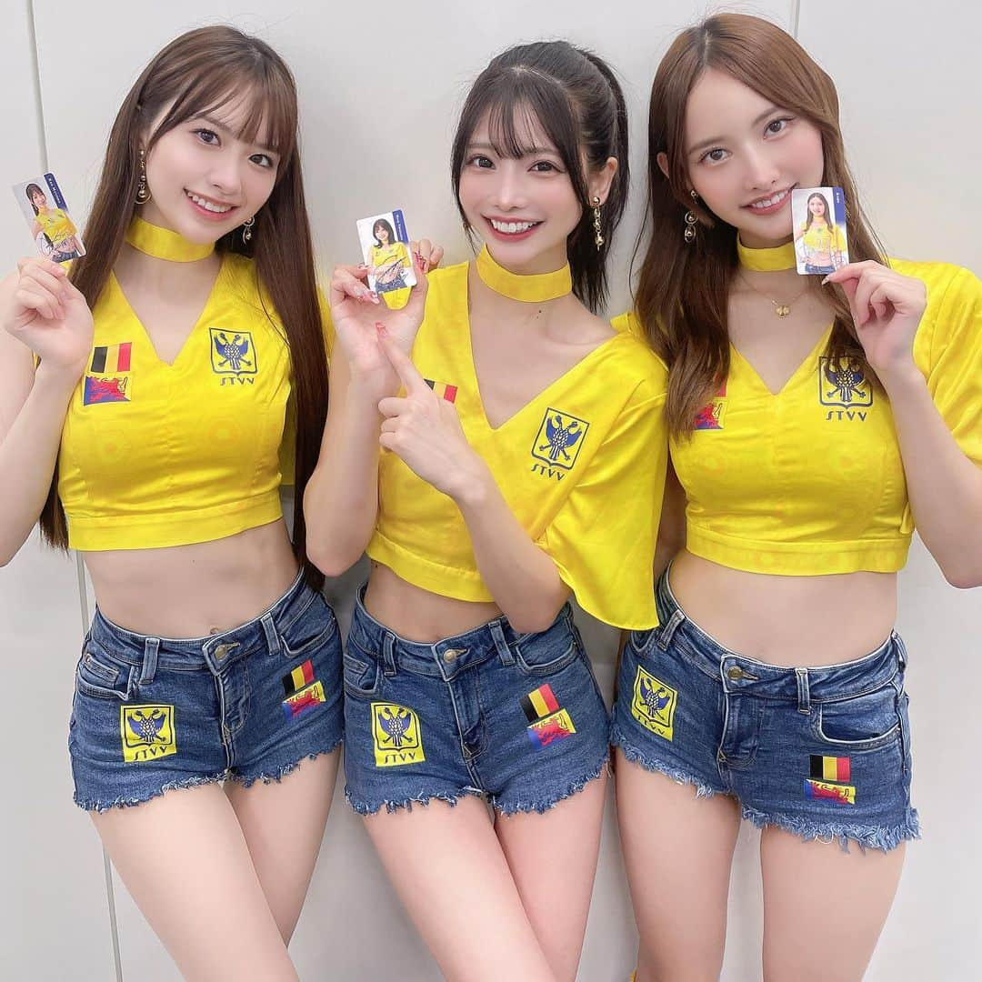 米倉みゆのインスタグラム：「私たちの名刺ができました〰️💛 ファンミーティングでみんなに配りたいです⚽️ . そしてそして このメンバーで、イモトのWiFiダンスを踊った動画がTikTokにあがっています💛 . 韓国旅行が当たるチャンスなので みんなも真似して踊ってみてね💕︎ あっ！動画にいいね＆コメントもお待ちしてます٩( ´ω` )و . . . . . . . . . . . .   #米倉みゆ  #2代目シントトロイデンガールズ #シントトロイデン  #シントトロイデンガールズ  #シントトロイデンvv  #ベルギー #サッカー  #サッカー少年  #サッカー観戦  #サッカー女子  #サッカー部  #サッカースクール  #サッカークラブ  #サッカー好きな人と繋がりたい  #にしたんクリニック #渋谷 #レースクイーン #モデル #アイドル #撮影会 #長身女子 #可愛い #可愛い女の子 #かわいい女の子 #美女 #美少女 #太もも #脚フェチ  #ショートパンツ #美脚」