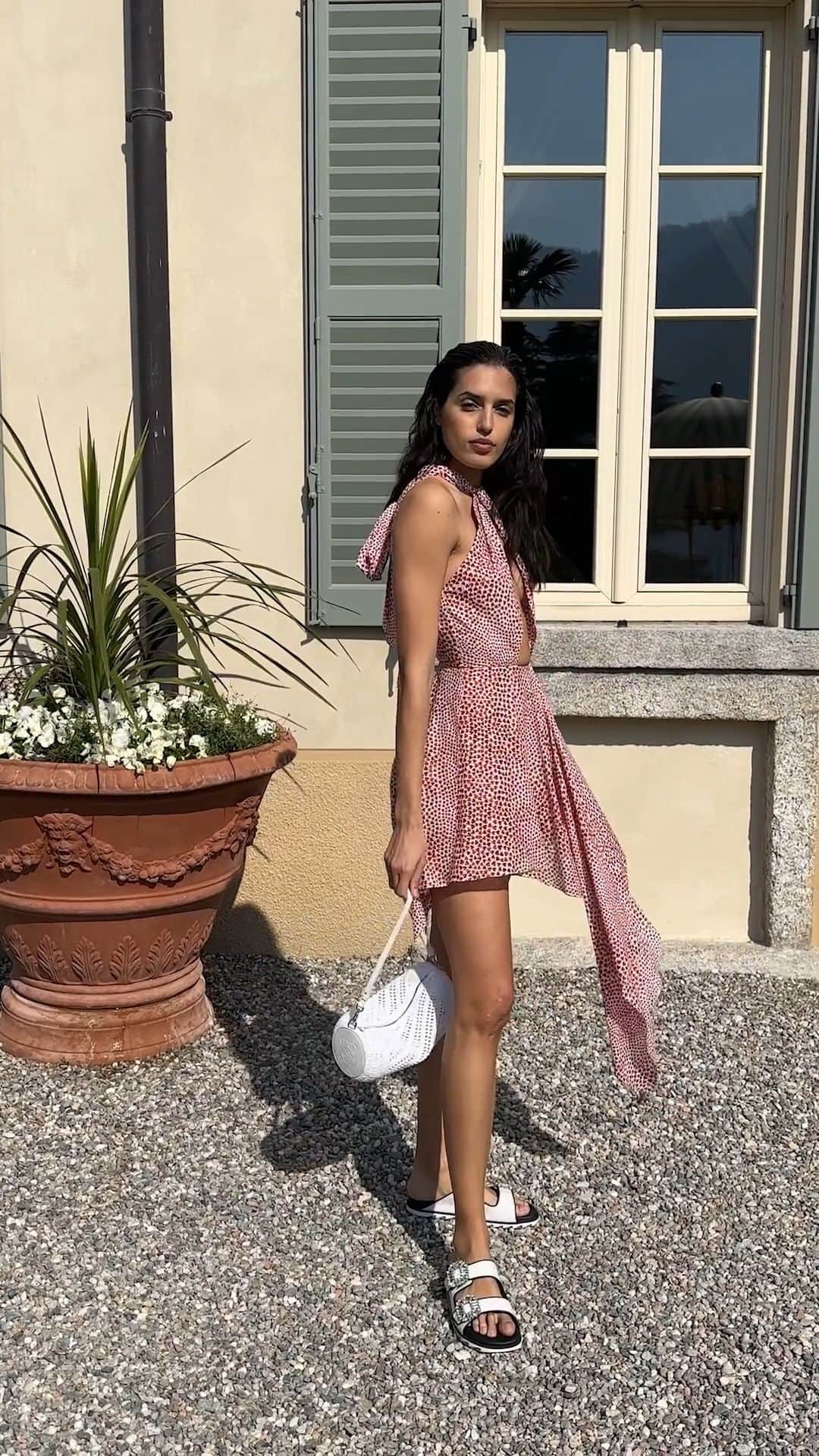 Harrodsのインスタグラム：「Show of hands, who else isn’t ready to let summer go? 🙌 Manifesting blue skies with #StellaMcCartney dresses. Head to our link in bio for all the best styles for these final sunny days.  Find Stella McCartney in International Designer on the First Floor and at harrods.com.  #Harrods #HarrodsFashion」