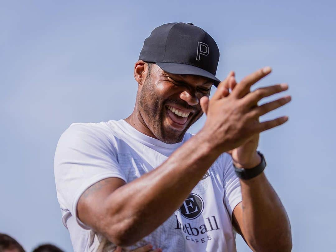 ジョリオン・レスコットさんのインスタグラム写真 - (ジョリオン・レスコットInstagram)「What a final day that was.. Team @rioferdy5 vs Team @joleonlescott.. 🔴 vs 🔵 Who do you think won?」8月25日 23時41分 - joleonlescott