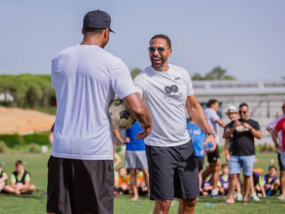 ジョリオン・レスコットのインスタグラム：「What a final day that was.. Team @rioferdy5 vs Team @joleonlescott.. 🔴 vs 🔵 Who do you think won?」