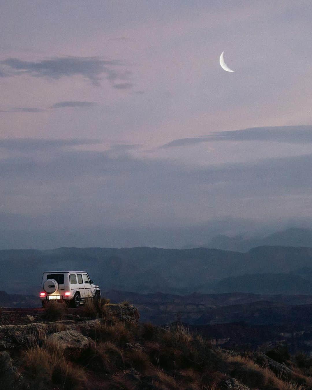 メルセデス・ベンツさんのインスタグラム写真 - (メルセデス・ベンツInstagram)「Exploring the off-road paradise of Andalusia in style with the G-Class. Get the exclusive Travel Guide on the G-Class Private Lounge.  #StrongerThanTime #GClass #LegendaryRides #MercedesBenz」8月25日 23時52分 - mercedesbenz