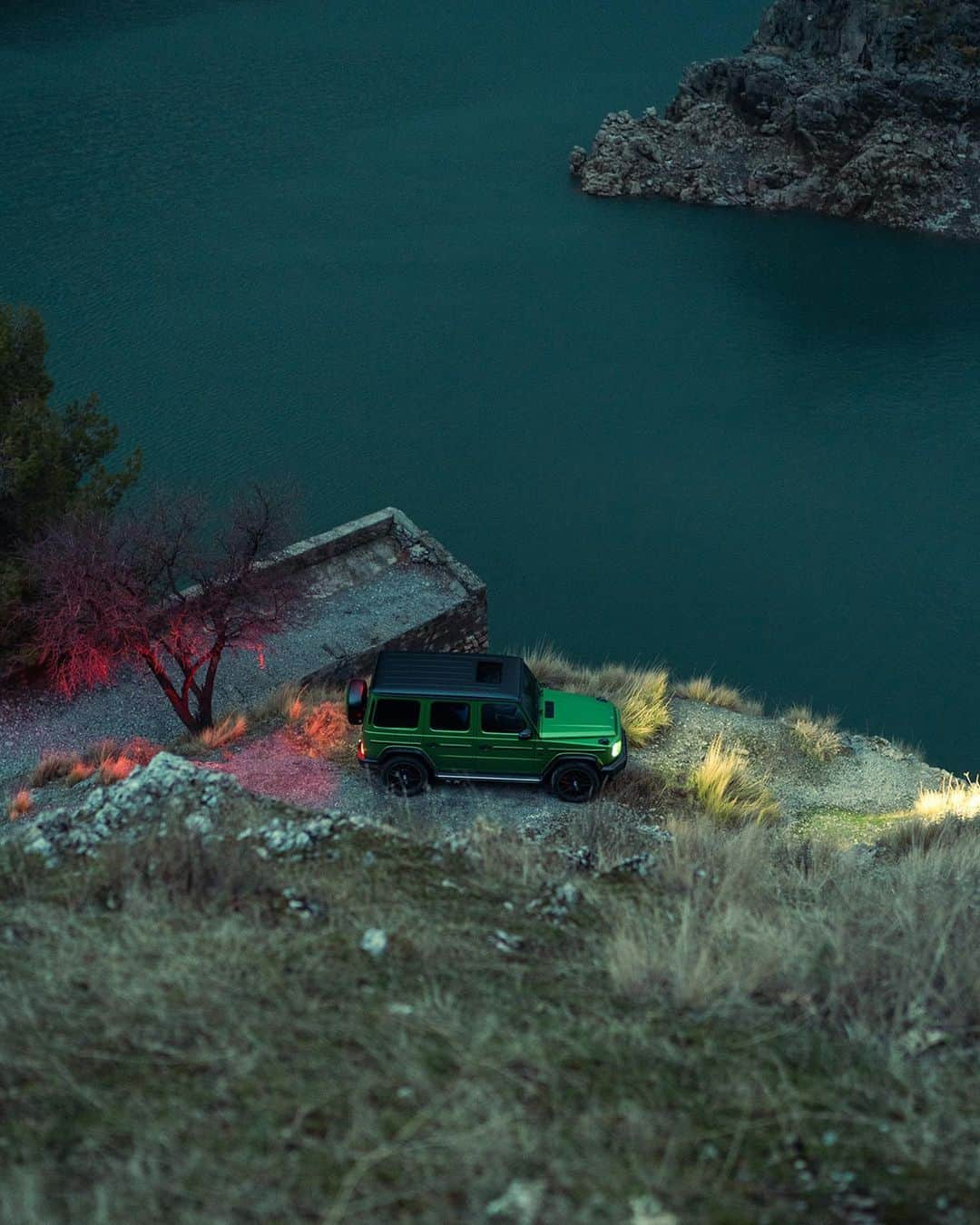 メルセデス・ベンツさんのインスタグラム写真 - (メルセデス・ベンツInstagram)「Exploring the off-road paradise of Andalusia in style with the G-Class. Get the exclusive Travel Guide on the G-Class Private Lounge.  #StrongerThanTime #GClass #LegendaryRides #MercedesBenz」8月25日 23時52分 - mercedesbenz