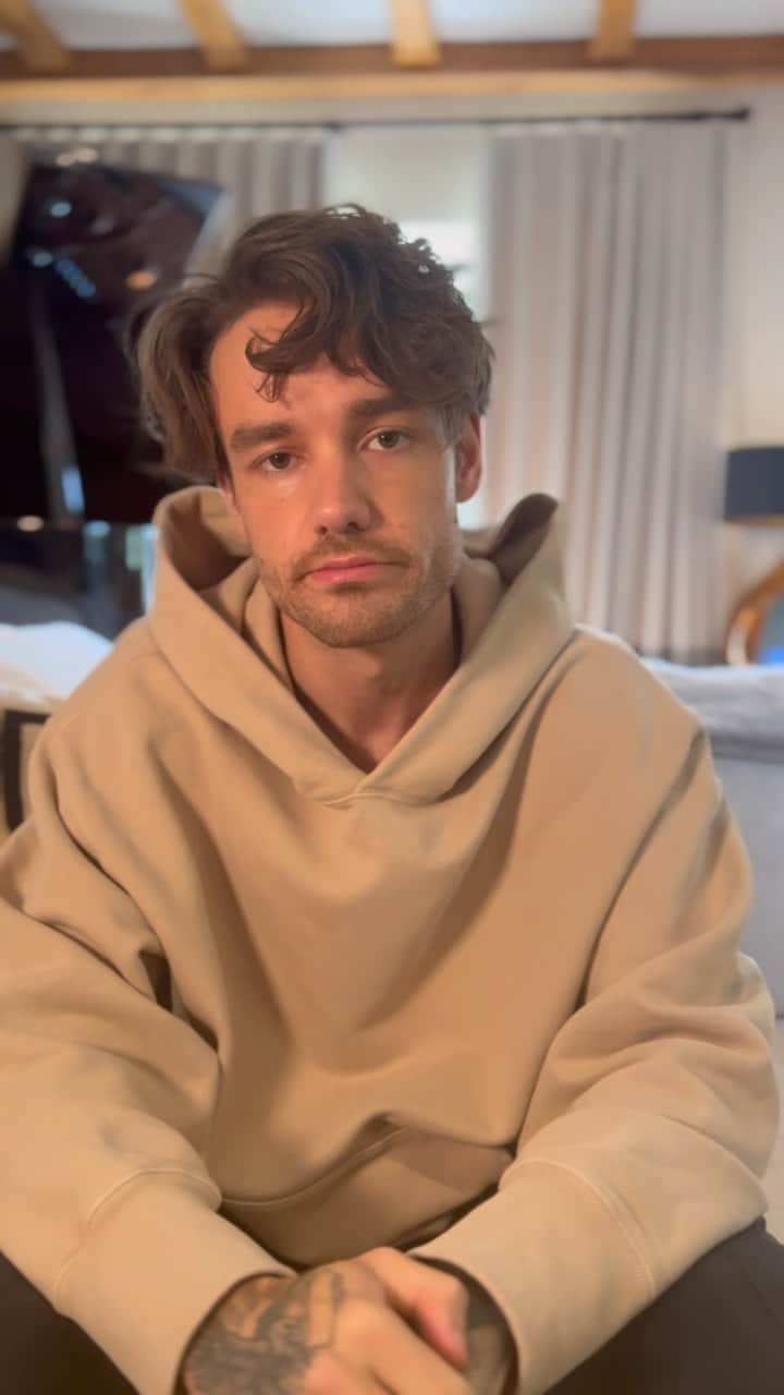 リアム・ペインのインスタグラム：「It’s with a heavy heart I have to tell you that we have no other choice but to postpone my upcoming tour of South America. Over the past week I’ve been in hospital with a serious kidney infection, it’s something I wouldn’t wish on anyone, and doctors orders are that I now need to rest and recover.  I was beyond excited to come play for you guys. To all of you who have bought tickets: I’m so sorry. We’re working to re-schedule the tour as soon as we possibly can, but for now we will be refunding the tickets - so please look out for updates from your point of purchase.  Thanks as always for the love and support, and look forward to seeing you soon.」