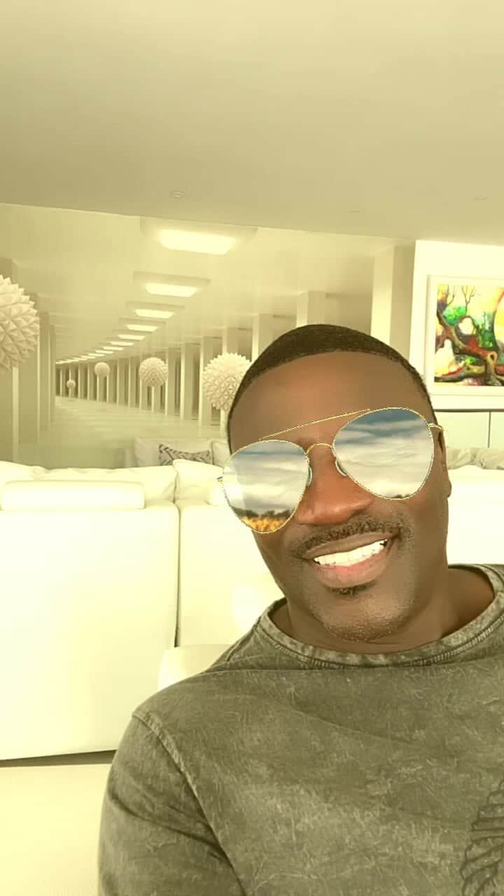 エイコンのインスタグラム：「Afro Freak EP is a Vibe. Make sure to add to your playlist」