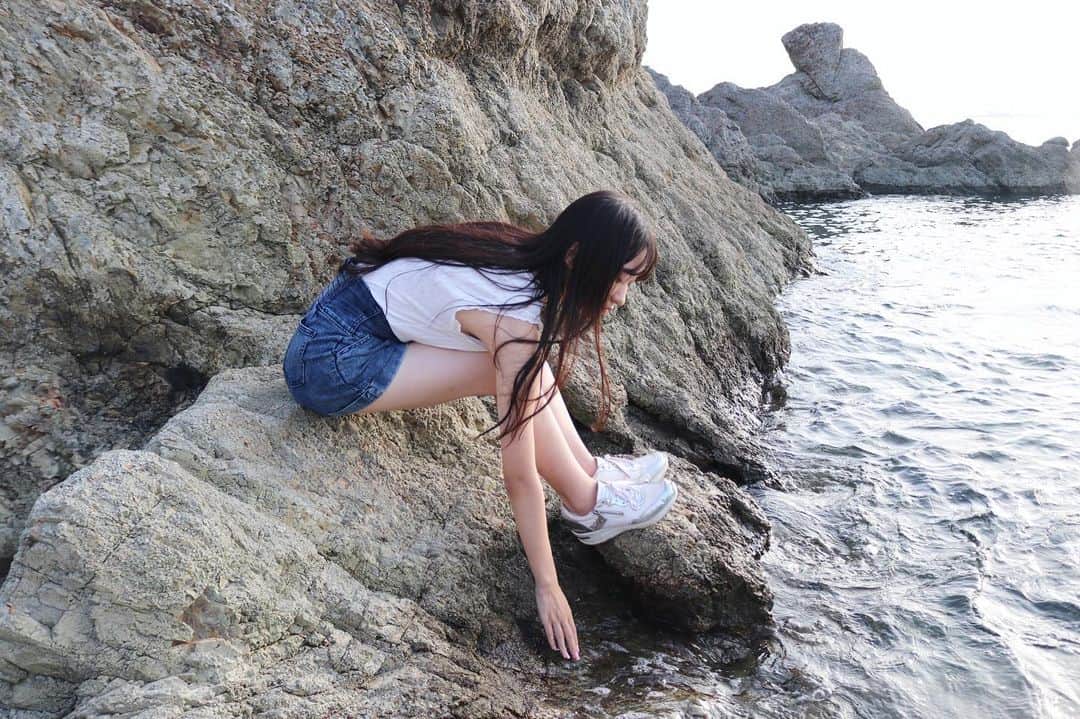 前野えまさんのインスタグラム写真 - (前野えまInstagram)「summer day ・ ・ #夏の思い出  #20歳の夏   #summer  #summermemories  #seaphotography  #naturephotography  #girlportrait #actress #actor #girl #photography #portrait #japanesegirl #portraitphotography #daily_phot_jpn #japan_daytime_view」8月26日 9時56分 - maeno_ema