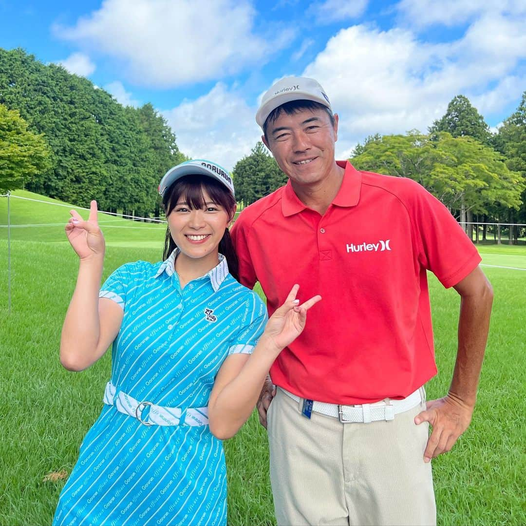 山内鈴蘭のインスタグラム：「PGA TOURマルハンカップ太平洋クラブシニア🌈プロアマ大会に参加させて頂きました☺️  今年で3回目の参加になり、 コロナ禍開けてギャラリー参加もOKになった楽しいプロアマでした😍  沢山お声がけ頂き嬉しかったです❤️  今回は、 横尾要プロとご一緒でしたっ🥺🙌  ゴルフ番組や様々な場所でお会いしていて、とても優しくかっこいい横尾要さん🤩  シニアツアーに参加すると思うことがって、ゴルフの歴史を作られてきた選手の皆さんが居る空間は息を呑むほどの緊張感もありながら、シニアツアーならではの優しさと、皆さんよくお話されるので笑い声が溢れているツアーなんです😆❤️  50歳、60歳、70歳になっても同じフィールドで戦えるスポーツはゴルフだけ。  長年戦っているからこそ見えるゴルフのマネージメントや、スイングやパターの練習を日が暮れるまでされている選手の皆さんを見て、学び続ける選手の皆さん、そしてゴルフというスポーツに感動するばかりです。  今年から宮本勝昌プロ、片山晋呉プロもシニアツアーに参戦😆🌈  レギュラーツアーにも出られているお二人、注目ですね😍😍😍  そして、プレーのパーティでは″かとうれいこ”さんと三人でお写真撮ってもらいました🥺🌸  かとうれいこさん、とっても可愛くてゴルフパワフルで憧れです🥺🥺🥺  26日、27日と本戦にて戦う選手の皆様！暑いのでお身体にお気をつけて、楽しみながら頑張ってくださいね🥺  (プロの皆様にいつもお声がけ頂き、幸せな山内鈴蘭です😢❤️シニアのアイドルだよ！ってお声がけ頂いた奥田プロ、ありがとうございますー😆寺西プロもインスタ見てくれてありがとう🥺笑)  PGATOUR シニアトーナメント 本当に本当に大好きです♡  そして、キャディ研修を受けている太平洋クラブ様(@taiheiyoclub_official )大変お世話になっております☺️御殿場コース、今年もコースの素晴らしさを噛み締めました！ありがとうございます🌈  また来年も参加できたらいいな🥺❤️  #pgatour #PGAツアー #シニアゴルフ #シニアトーナメント #マルハンカップ太平洋クラブシニア #マルハン #太平洋クラブ御殿場コース #ゴルフ好きな人と繋がりたい #マルハンカップ #ゴルフ女子 #ゴルフ場 #ゴルフ場の景色 #富士山 #横尾要 プロ #かとうれいこ さん #いつもありがとうございます😊」