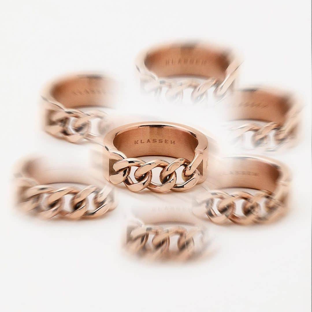 KLASSE14のインスタグラム：「Duality Chained Ring.  #klasse14 #ordinarily unique #jewelry #ring」