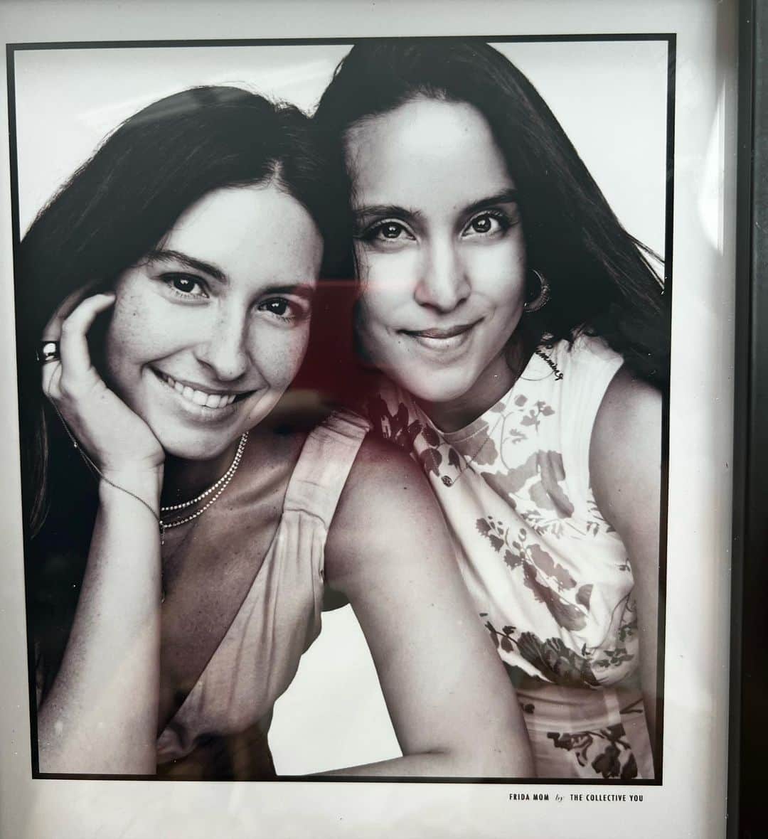タリアナ・バルガスのインスタグラム：「Mis amigas vitaminas, me enseñan a diario la tenacidad de la que estamos hechas. GRACIAS por existir 🫶🏻 Tag a tus amigas Vitaminas ✨」