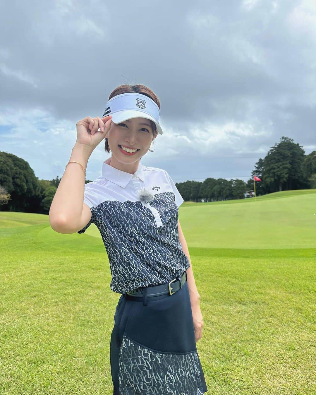 海老原優香のインスタグラム：「今年も行ってきました🌻✨ いつ見ても綺麗なゴルフコース⛳️  【JIG-SAW THE 8 MEN'S チャリティマッチプレーゴルフ IN 川奈 2023】 2023年8月26日(土)・8月27日(日)OA予定です⛳️  #ゴルフ#川奈#世界ゴルフ100選」