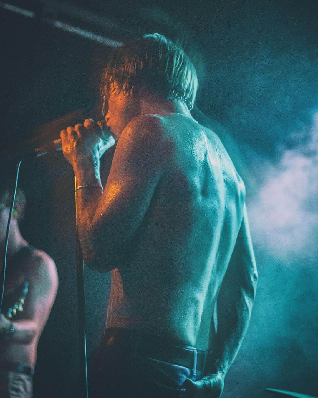 SWMRSのインスタグラム：「Tickets to our Berkeley show on 11.19 are on-sale now.  photo by @negativesadie」