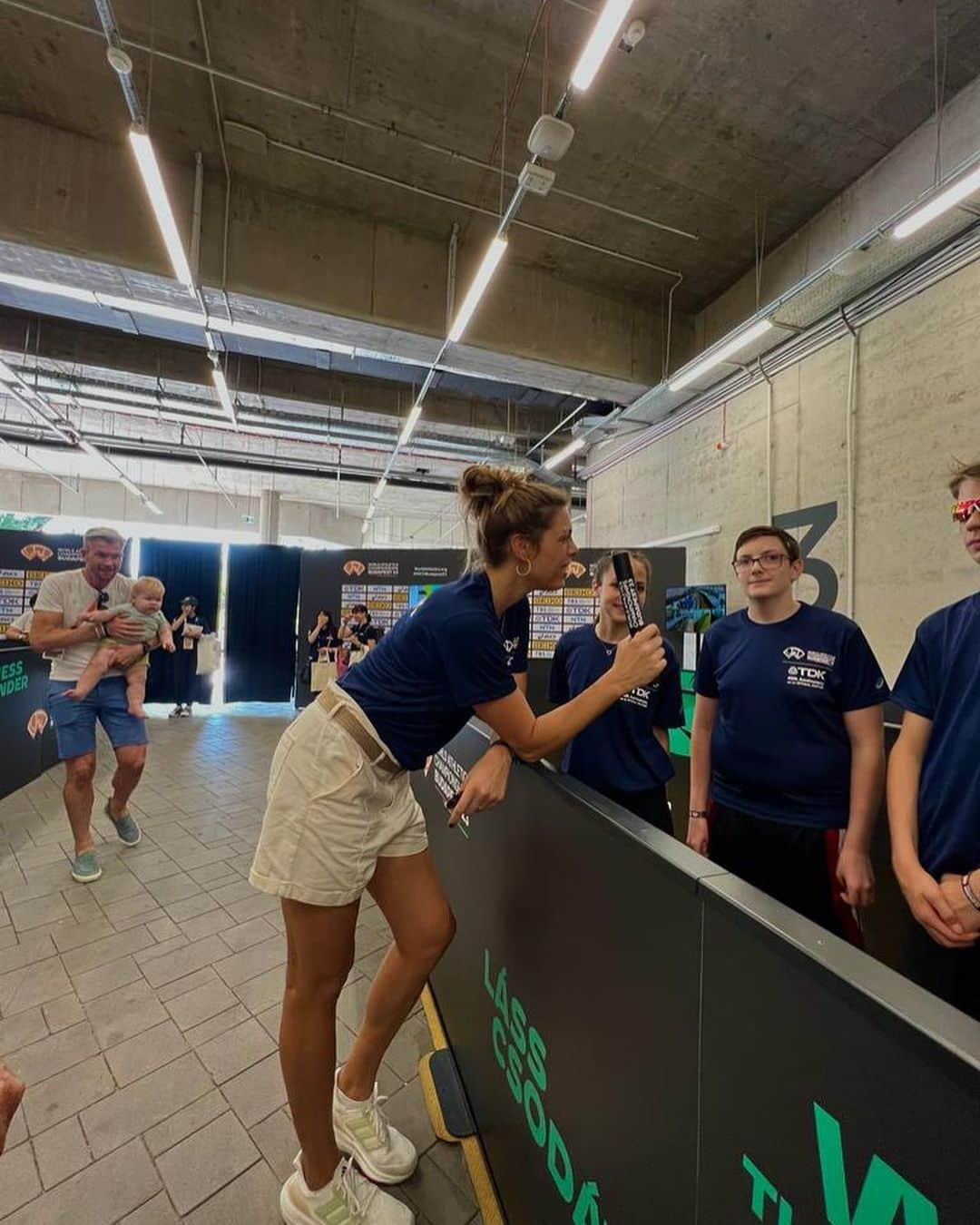 ブランカ・ブラシッチさんのインスタグラム写真 - (ブランカ・ブラシッチInstagram)「Enjoying my #ambassador role 🙌🏻  #athletics #worldchampionship #highjump #athlete #behindthescenes #interview #stadium」8月26日 2時06分 - blankavlasic_official