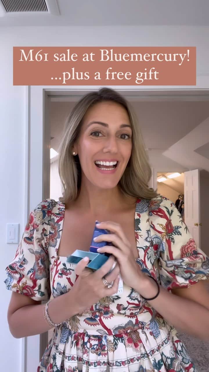 Anna Jane Wisniewskiのインスタグラム：「I know many of you agree with me when I say @m61skincare makes some of my favorite products (PowerPeels, anyone?). You can save 20% off all @m61skincare at @bluemercury with code M61LTK20 until 8/30 AND to sweeten the deal, if you spend over $100 you get a free @m61skincare Hydraboost Serum 2.0 (great for my nights off retinol). Check out my favorite products here and in stories! #BluemercuryPartner  Follow my shop @seeannajane on the @shop.LTK app to shop this post and get my exclusive app-only content! https://liketk.it/4hdDR」