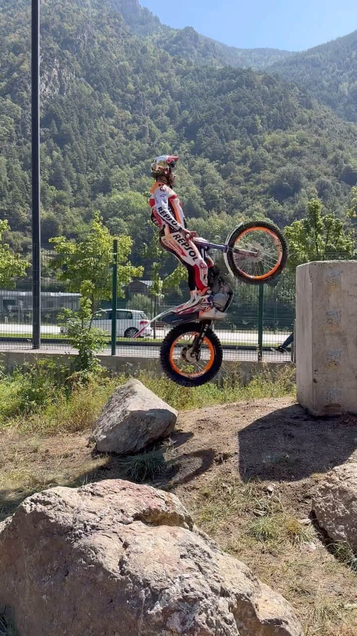 藤波貴久のインスタグラム：「Andorra training🔝🇦🇩 #andorra @tonibou #neverstop #workinprogress  @hondaracingcorporation  @box_repsol  @trialteamhrc  @alpinestars  @renthal_moto  @michelinmotorsport  @twin_air  @showabygpe  @s3parts.official  @didchain  @galfer_brakes  @braktec  @hebo.factory  @ogio_powersports」