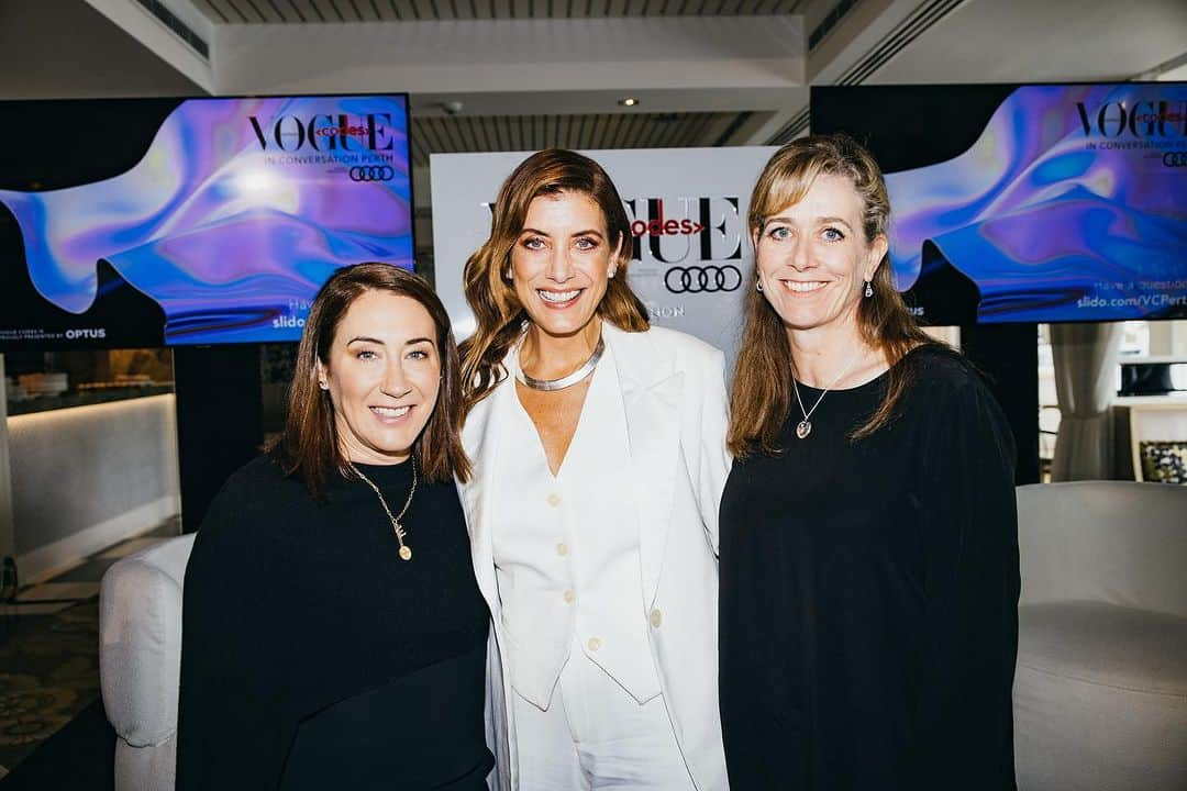 ケイト・ウォルシュのインスタグラム：「Thanks so much to the amazing women (& you gentlemen too 😜) for coming to breakfast with me and gorgeous @edwinamccann & @vogueaustralia for the #VogueCodes Breakfast chat alongside @kit_b_001 & everyone at @audicentreperth & @audiaustrailia 💪🏼🌸💕 @jodyfiannaca_hairstylist ⚡️ @hendrawmakeup 💋」