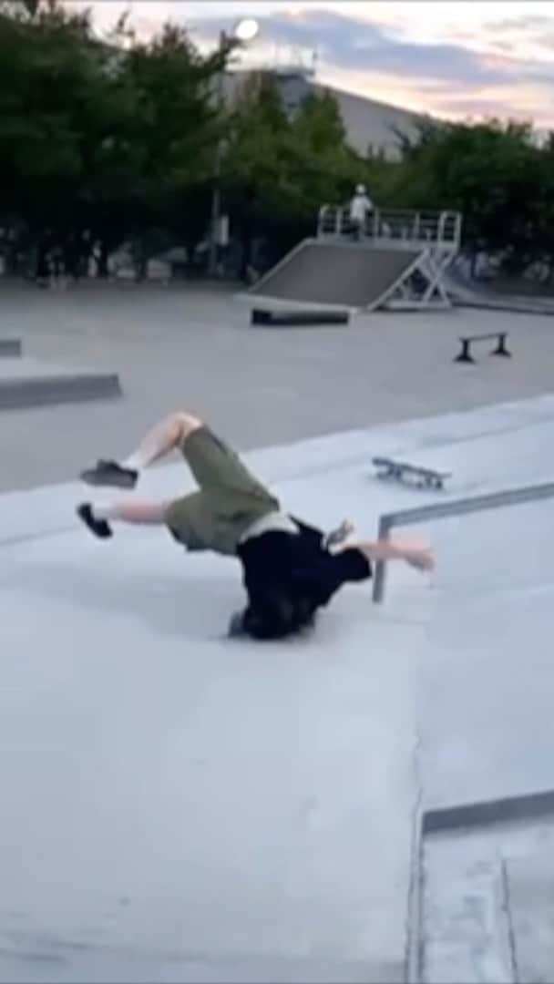 Hall Of Meatのインスタグラム：「Sometimes “redemption” is actually revenge. 🔥 A brutal faceplant doesn’t stop @ecchann7 from returning for the make. All hail the Scorpion Queen! 🦂 👑  Vid from @canolaskateshop @shosei_to_eishin @lard_tallow」