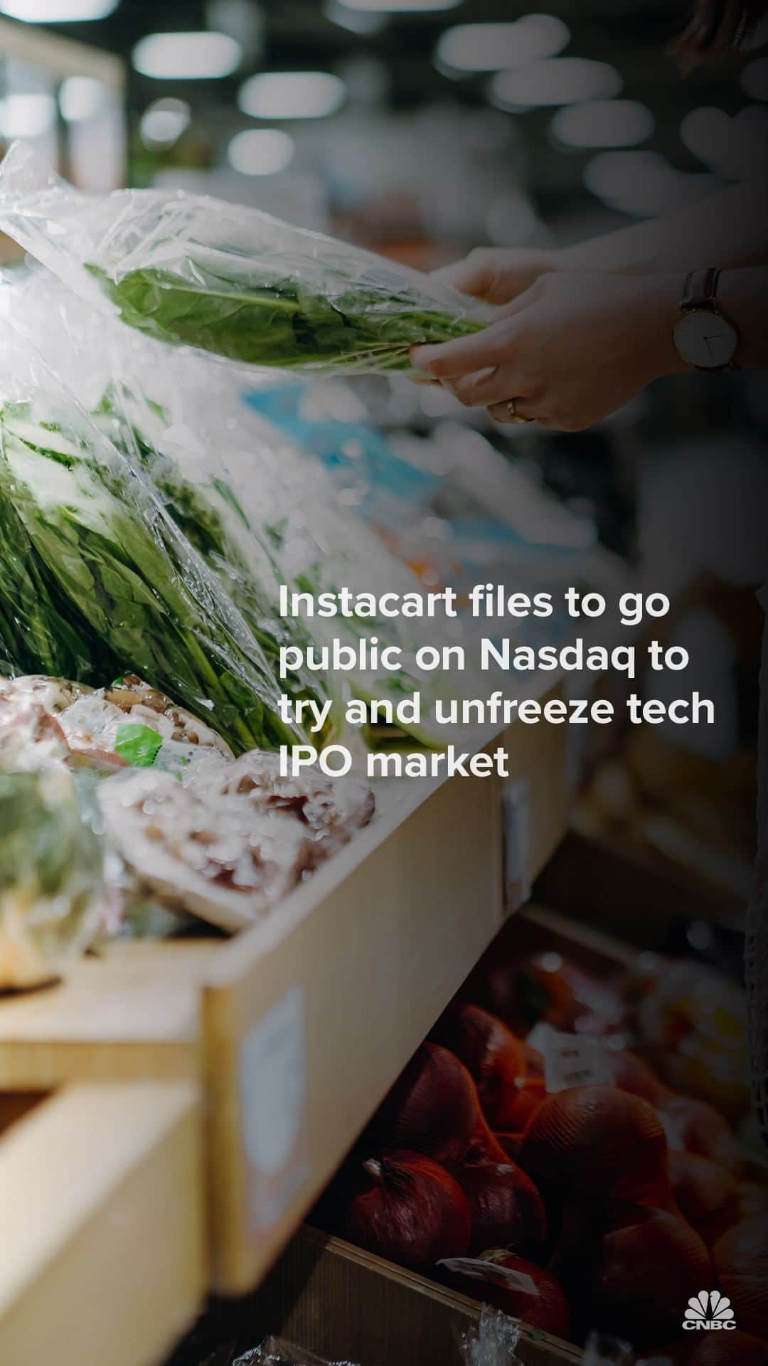 CNBCのインスタグラム：「Instacart, the grocery delivery company that slashed its valuation during last year’s market slide, filed its paperwork to go public on Friday in what’s poised to be the first significant venture-backed tech IPO since December 2021.  The stock will be listed on the Nasdaq under the ticker symbol “CART.”  Details on how Instacart will try and crack open the IPO market at the link in bio.」