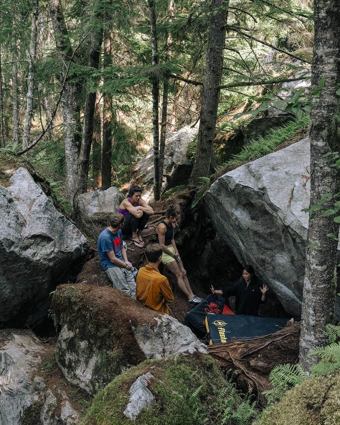 アークテリクスさんのインスタグラム写真 - (アークテリクスInstagram)「All smiles and sends on day one of the Arc'teryx Climbing Academy. We're thrilled to be back in Squamish for more of this ⬆️ #arcteryx #arcteryxacademy   📸: @chadchomlack」8月26日 4時48分 - arcteryx