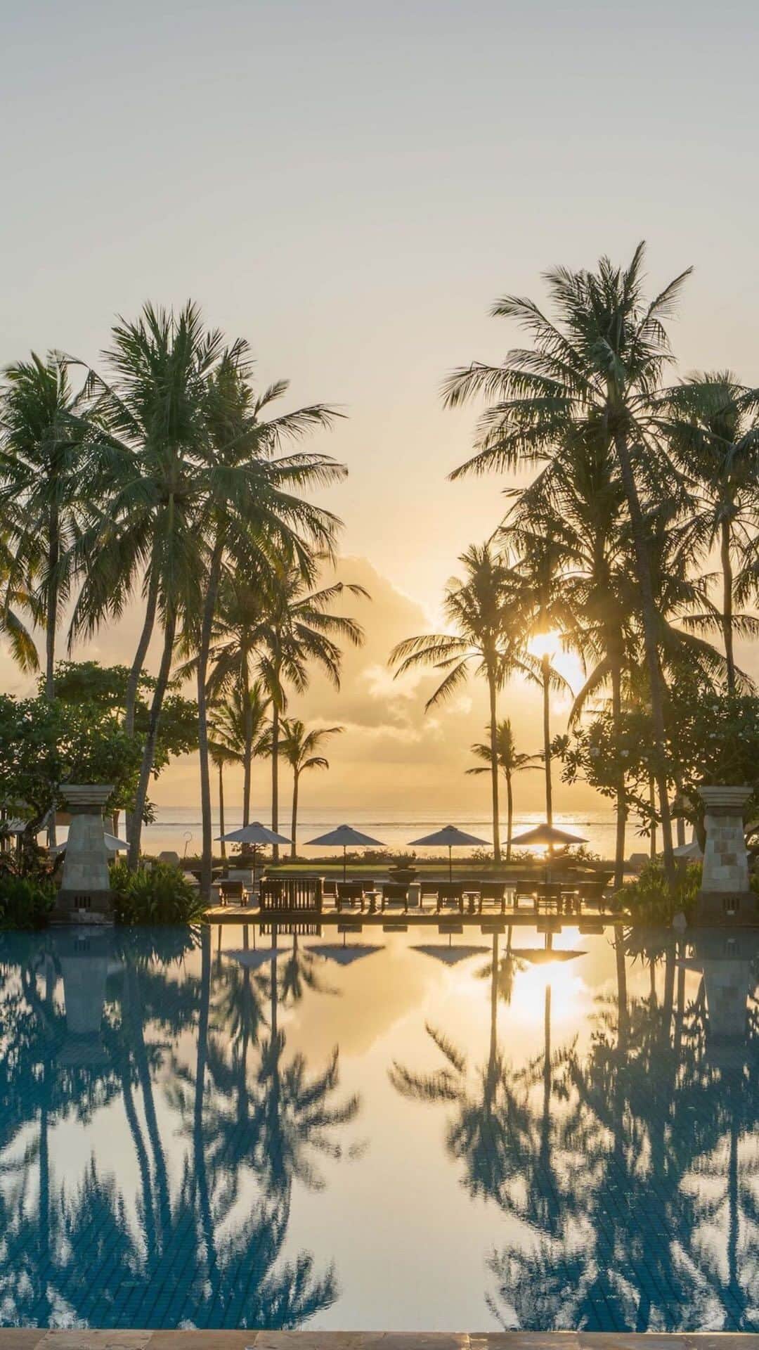 Conrad Hotelsのインスタグラム：「Meandering pools give way to beautiful beaches and clear skies at @conradbali.  📸 @ryujirafael」