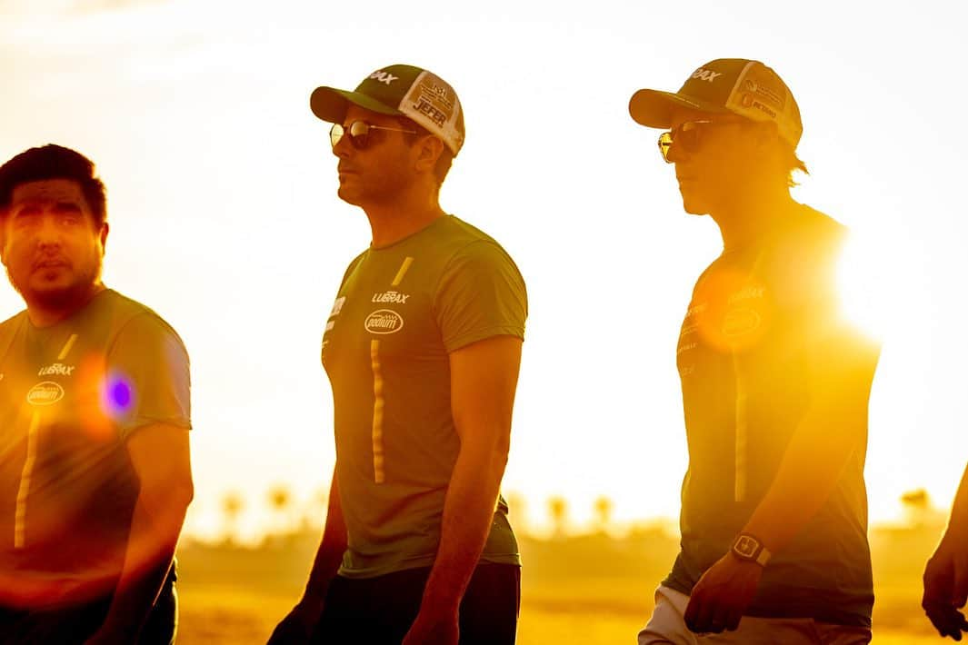 フェリペ・マッサさんのインスタグラム写真 - (フェリペ・マッサInstagram)「Finalizamos segundo dia de pista aqui em Goiânia.  O anel externo, parte do circuito do autódromo que utilizamos a parte de fora da pista, sem as curvas, requer atenção com a velocidade e as estratégias para utilizar o vácuo a nosso favor.  Fechamos o dia com P22 no Shakedown e P19 no 1º treino.  Hora de sentarmos e analisarmos os dados recolhidos durante o dia e focar na qualificação amanhã!  #lubraxpodiumstockcarteam #betano #tokiomarineseguradora #btgpactual #richardmille #lubrax #postospetrobras #oakracingteam #felipemassa」8月26日 5時00分 - massafelipe