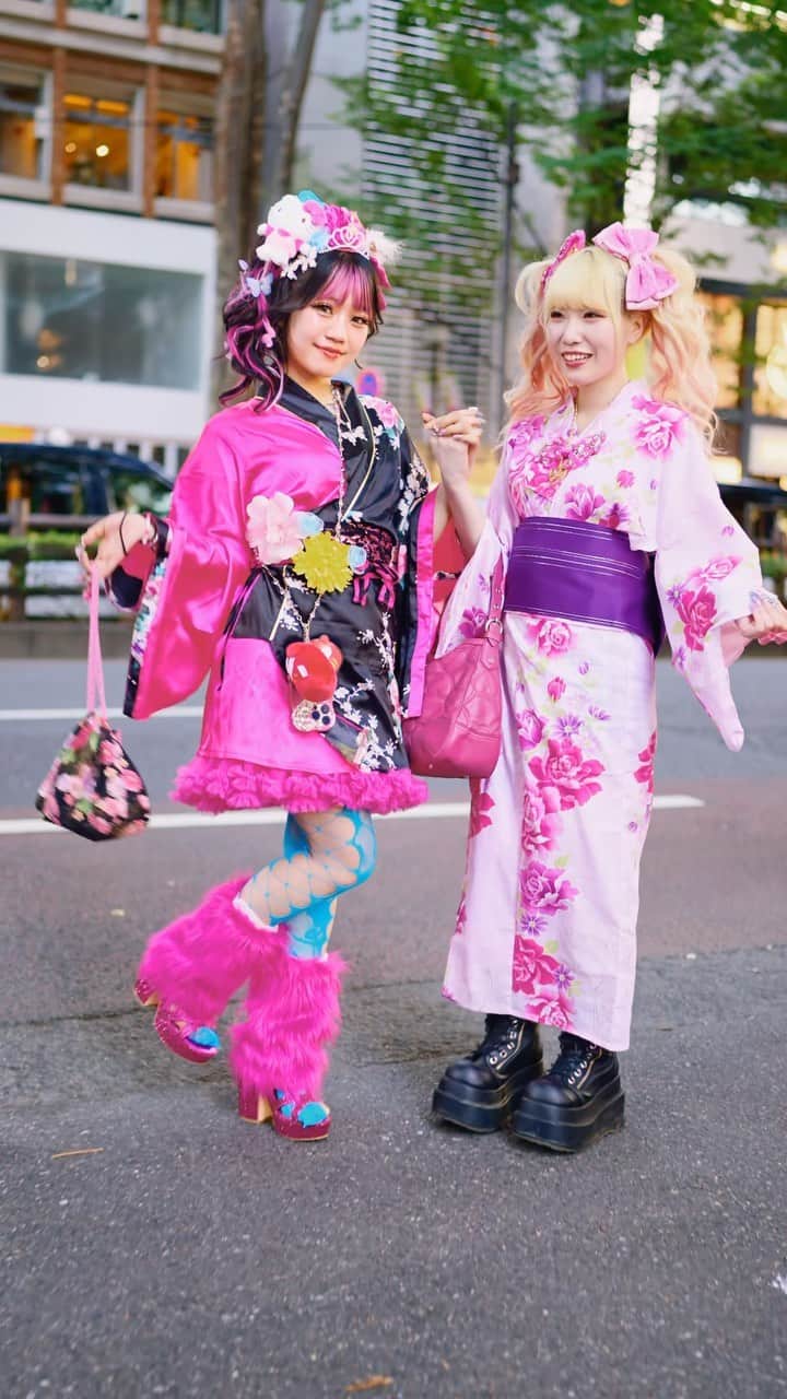Harajuku Japanのインスタグラム：「22 Tokyo Street Styles w/ Kawaii Kimono, Goth Fashion, Comme Des Garcons, DVMAGE, Thai Boxing Shorts & More  Let us know what you think of these Harajuku summer looks! The video kicks off with Eliob, who we’ve been seeing around Harajuku a lot this summer. Sunny is a Japanese musician with a shaved hairstyle, followed by a Bunka Fashion College student with another cool hairstyle, then Harajuku regular Atene, and avantgarde fashion fan Ryu. Yuuki, in a cyber inspired style and wraparound glasses, is also a Bunka student. We were happy to run into Nikiski Noir (wearing DVMVGE) and her friends while they were shopping in Harajuku. MoriMori always dresses amazingly in all black, usually with fashion by Kei Ninomiya Comme Des Garcons. The color in this video is supplied by two pretty pink Japanese summer kimono. A group of Harajuku Kids make an appearance followed by English-speaking Rime Rime’s goth look. The best Instagram name of this video goes to “70s_fuckking_disco”, and Eliob takes a bow at the end. Please leave a comment and let the people in the video know if you like their styles!!  Everyone in this video: @_eliob @sunny_only1 @__teayea873__ @atene_824 @ryu__ishigami @yuuki.c.lai @airi_______n13 @iz_nao @coto_il @mahir0____ @nikiskinoir @morimori_107 @_zebrana.07_ @_rikolove_ @shitt.pchan @ticomeba.ito @5v1b0 @_4.6.41_ @yossy.tercer_ @anti.vii @70s_fuckking_disco @nansensetokyo  #gothicfashion #kimono #JapaneseStreetwear #streetstyle #streetfashion #fashion #DVMVGE #JapaneseFashion #JapaneseStreetFashion #JapaneseStreetStyle #Japan #Tokyo #TokyoFashion #原宿 #Harajuku #ファッションウィーク #ストリートファッション #ストリートスタイル #ギャル #gyarufashion #cyberfashion #style」