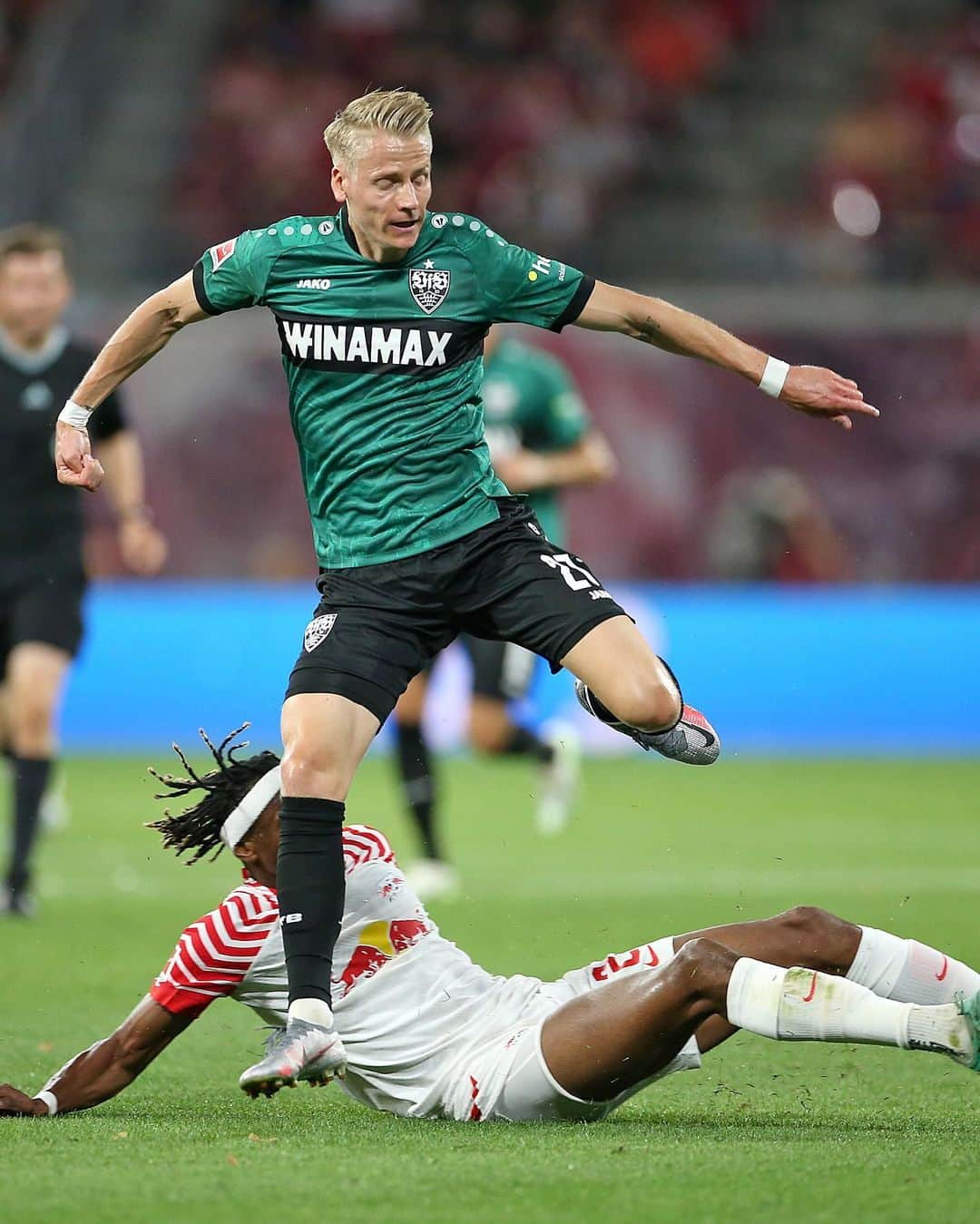 VfBシュトゥットガルトのインスタグラム：「Schlusspfiff in Leipzig. Wir verlieren das Spiel mit 1:5. _ #VfB #RBLVfB 1:5 #vfbstuttgart #vfbstuttgart1893 #auscannstatt #furchtlosundtreu #VfBInsta」