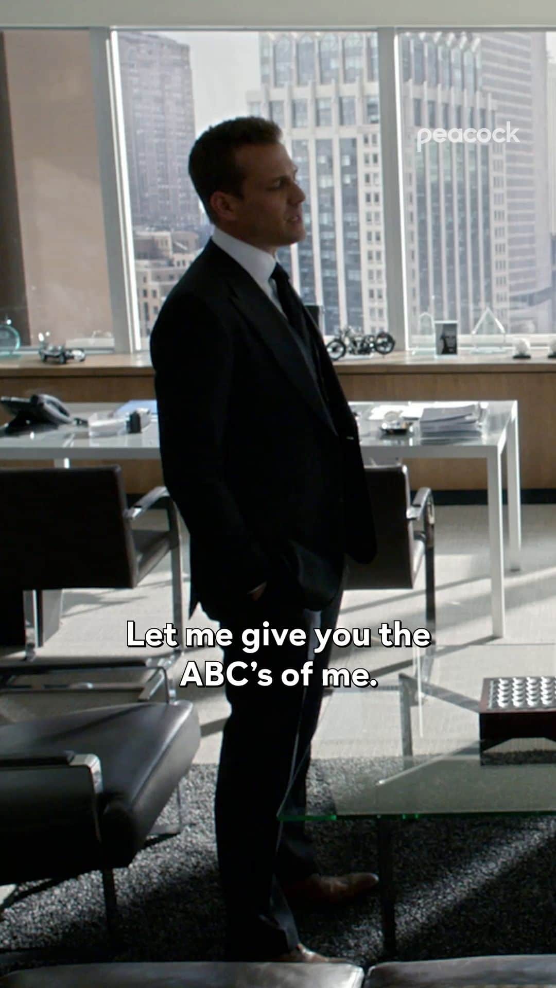 スーツのインスタグラム：「All I want in life is Harvey's respect. Every episode of Suits is streaming now, only on @peacock.」