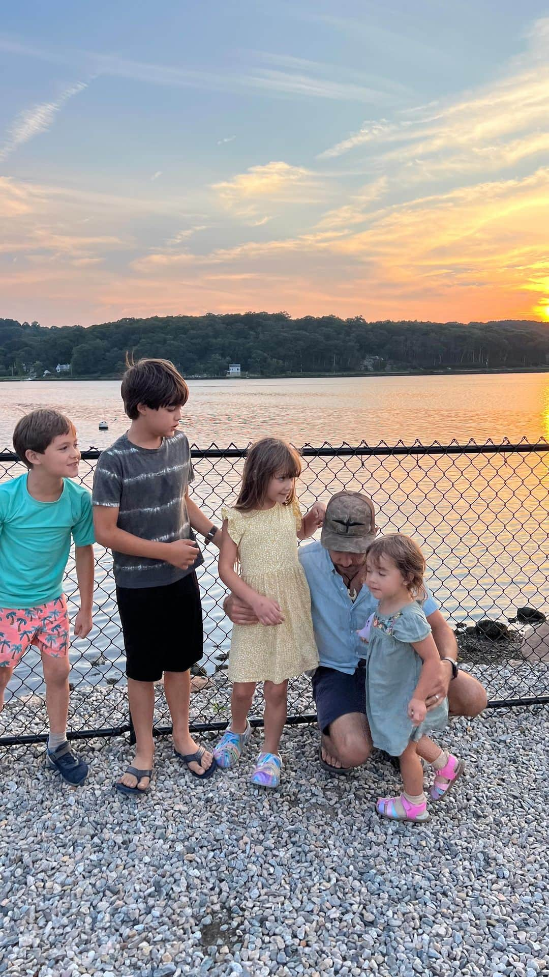 マイケル・レイディのインスタグラム：「Birthday 2023 in the books. After a bit of a fail of a day driving around RI for HOURS trying to find parking for a beach, we boogied to the Mystic Aquarium for a few hours and had some ice cream while the sun set. A near perfect end to a disastrous beginning. Pretty on par for a #summer day with these wonderful hooligans.」