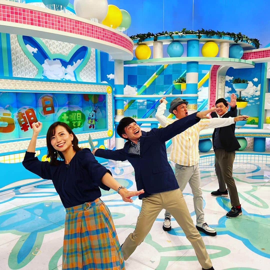朝日放送「おはよう朝日土曜日です」のインスタグラム：「おは土始まりました！ 晴れていても☀️急な雷雨に注意！⚡️☔️  #おは土#おはよう朝日土曜日です#ABCテレビ #シャンプーハット#恋さん#てつじ #北村真平#斎藤真美#ABCアナウンサー #堀くるみ#佐藤悠#気象予報士」