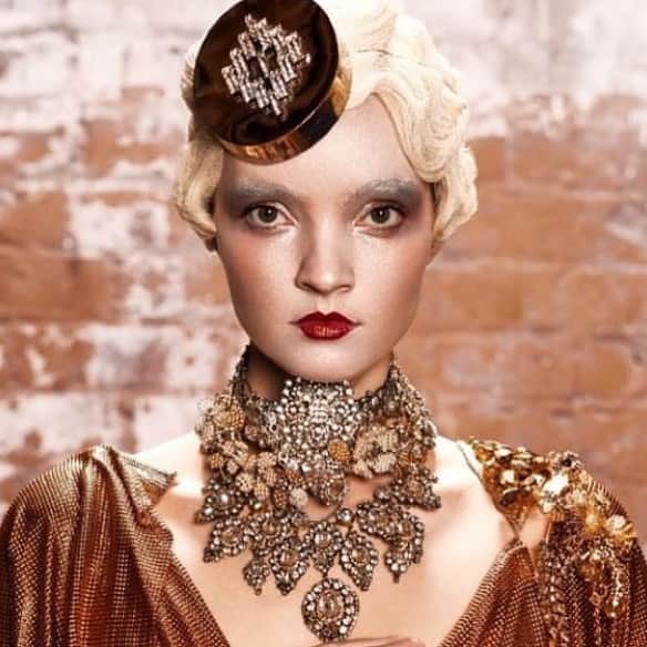 のインスタグラム：「@ericksonbeamon necklace 🖤 ready for Friday night!  - PHOTOGRAPHER  @pauline_st.denis - STYLIST @newheartnyc - Beautiful @elenasartison  - HAIR | Adam Maclay using Rene Furterer @adammaclay  - MAKE UP | Regina Harris regina harris - NAILS | Nori representation Artlist using Chanel @nailnori  -  Retouching Q Studios Inc. @q_studios」