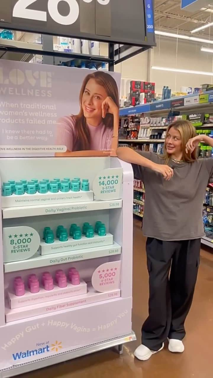 ロー・ボスワースのインスタグラム：「Have you seen our @lovewellness display in your local @walmart?! So excited about this major moment! Send me pics if you find it at yours 💙」