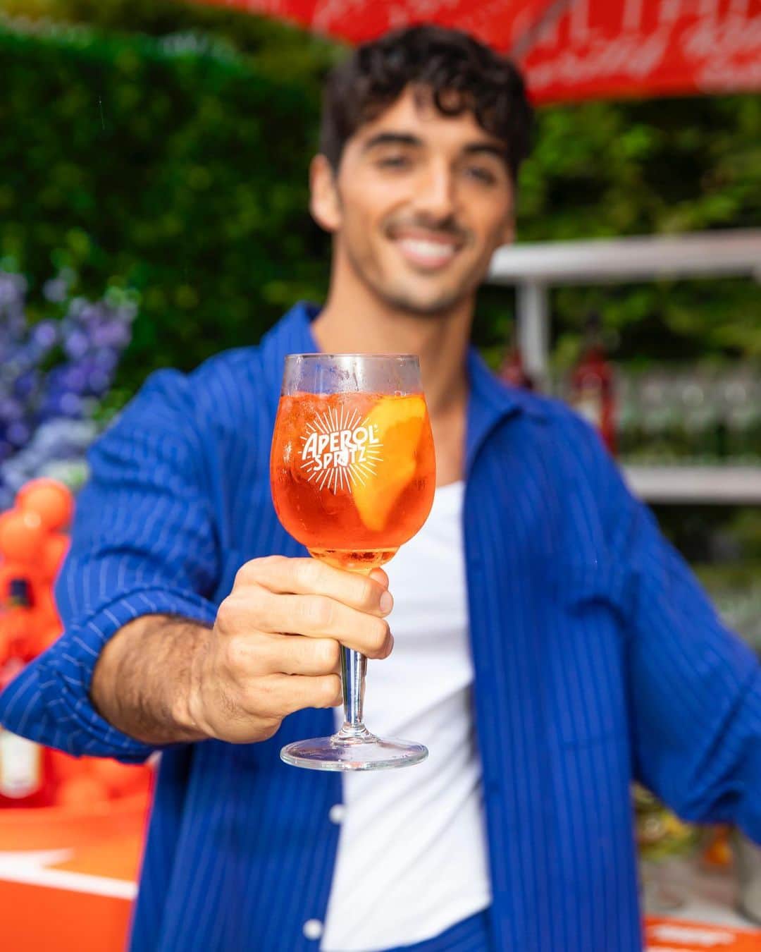 Just Jaredさんのインスタグラム写真 - (Just JaredInstagram)「“Red, White, & Royal Blue” actor Taylor Zakhar Perez served up some orange, white, and royal blue while toasting the tennis season with Aperol Spritz on Thursday night in New York City! #TaylorZakharPerez Photos: Caroline Fiss」8月26日 7時51分 - justjared