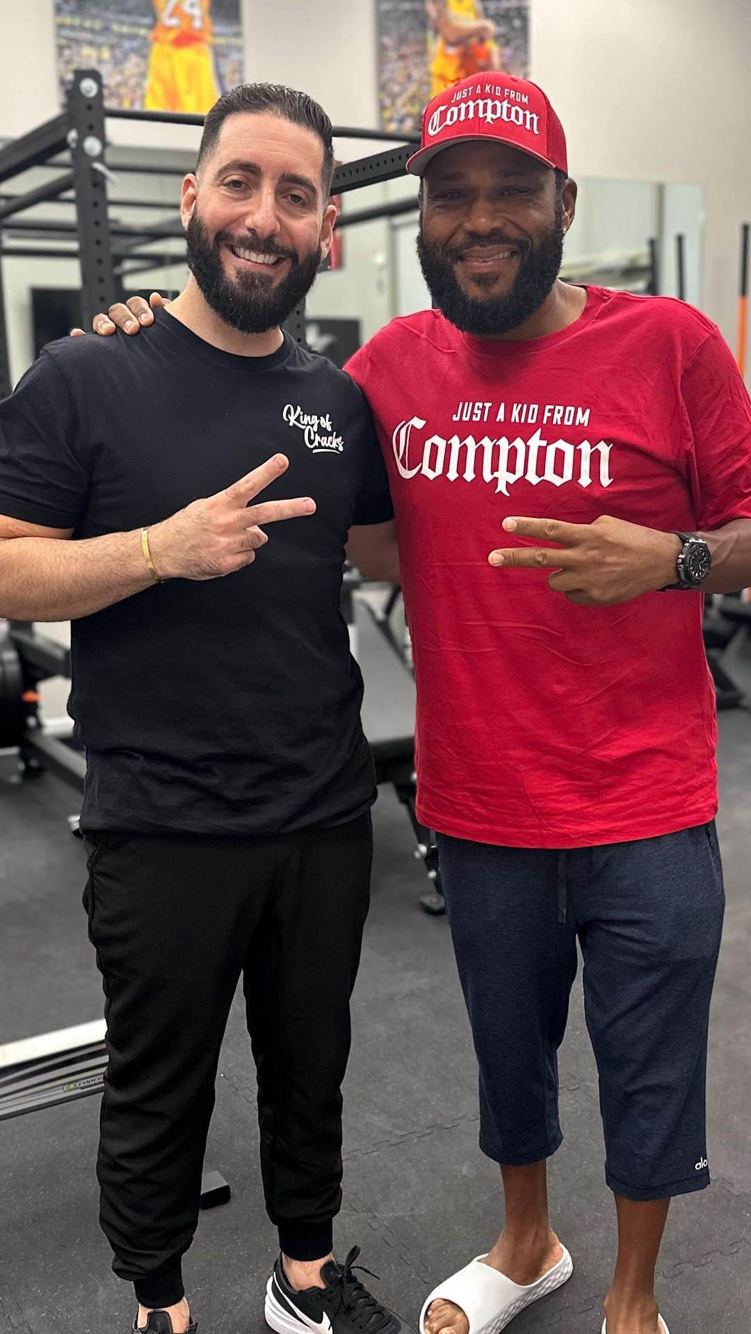 アンソニー・アンダーソンのインスタグラム：「My session with the kid from Compton @anthonyanderson 🙌 #kingofcracks #chiropractor #chiroptactic #anthonyanderson #selfcare #education #blackish」