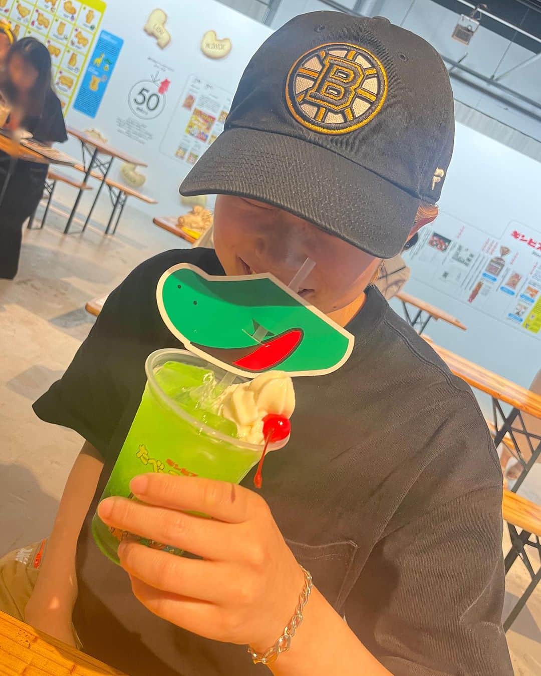 佐藤つば冴のインスタグラム：「ワニさんになりきれると聞きまして🐊 . 時間忘れるくらい楽しんだ日✌︎✌︎✌︎ . . #dreamanimals  #たべっ子どうぶつランド」