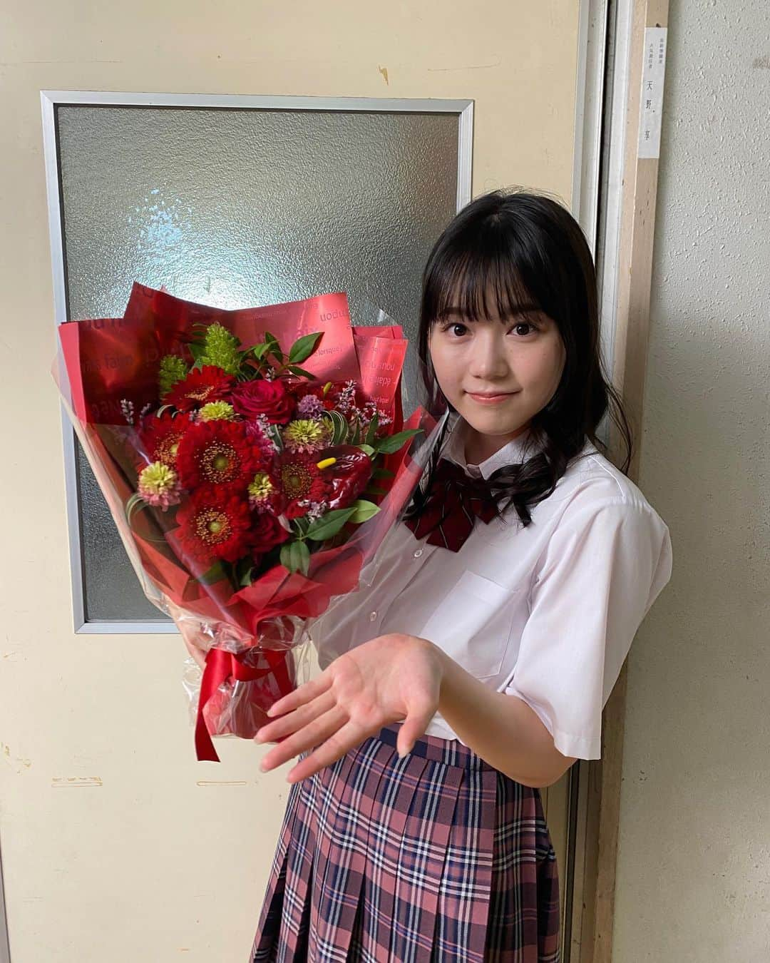 クライムファミリーさんのインスタグラム写真 - (クライムファミリーInstagram)「✿.*･クランクアップ💐  🎙夏川茜 役：#米倉れいあ   さすが学園のマドンナ💫 どのシーンでもかわいさ爆発！！  #茜のかわいさに #とにかくメロメロでした～💘  ▼TVer📺 https://tver.jp/lp/series/srd6tp4kig  #フジテレビ #木戸大聖 #前田旺志郎 #中田青渚 #新ドラマ #夏ドラマ #深夜ドラマ #ドラマ #ラジオ #ラジオのある暮らし #青春」8月26日 19時00分 - tue_action_fujitv