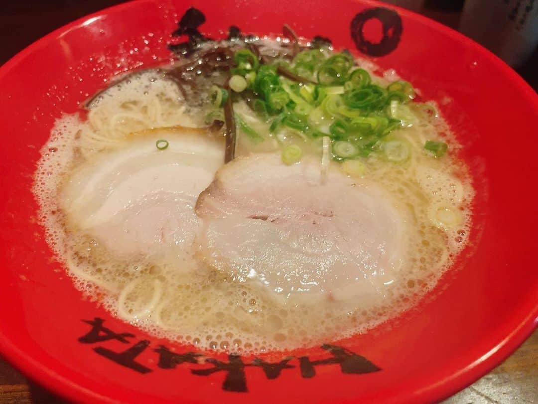 七海さんのインスタグラム写真 - (七海Instagram)「最近は麺がお好みのようです  大阪のラーメン屋さんもっと行きたいなあ  #大阪ラーメン」8月26日 8時53分 - nanami_bwmg