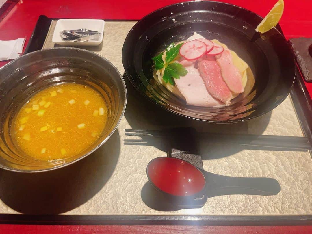 七海のインスタグラム：「最近は麺がお好みのようです  大阪のラーメン屋さんもっと行きたいなあ  #大阪ラーメン」