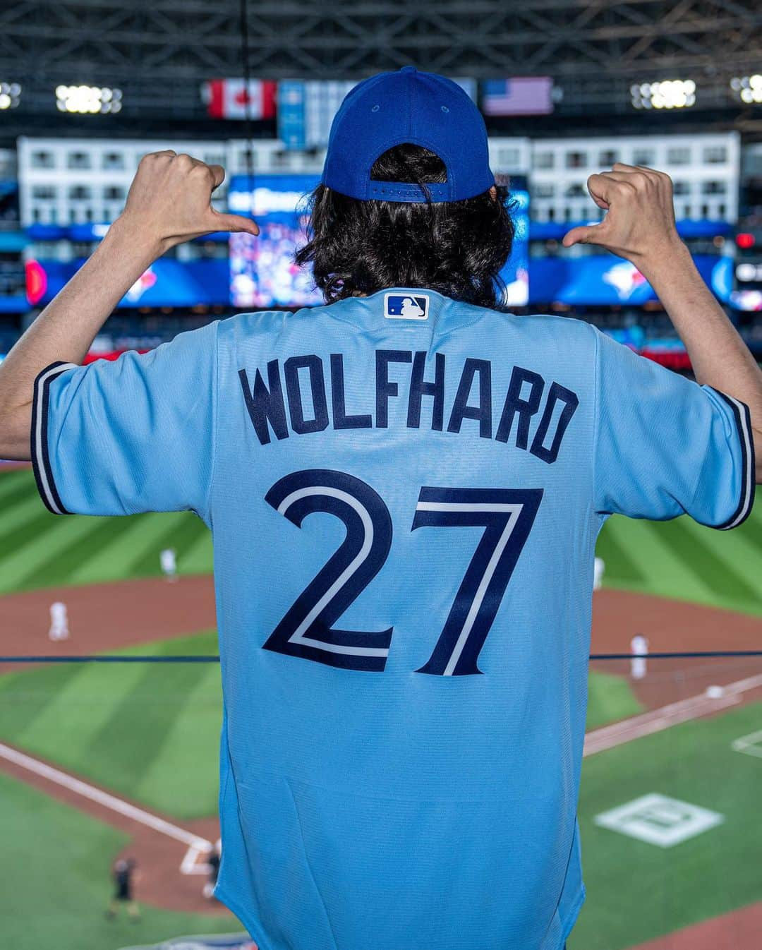 フィン・ヴォルフハルトさんのインスタグラム写真 - (フィン・ヴォルフハルトInstagram)「Nothing strange about this💙🇨🇦⚾️ Thanks to lifelong #BlueJays fan Finn Wolfhard for joining us!」8月26日 8時50分 - finnwolfhardofficial