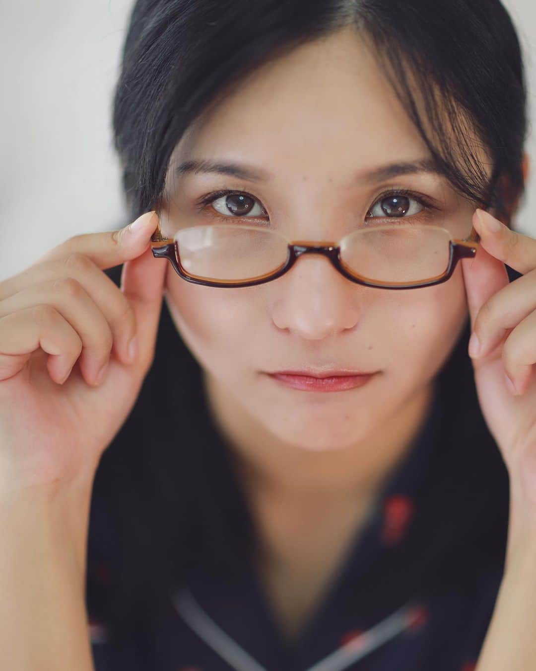 のインスタグラム：「: 👓  今月ももうすぐ終わる〜  9月は撮影会再開📸 フォトセッション、大撮影会、個撮に出演します☺︎︎  ぜひ撮りに来てください🫶🏻  9/12 フォトセッション  9/24 屋外ダイサツ  9/25 個撮  お待ちしてます💭  #撮影会#撮影会モデル#被写体」