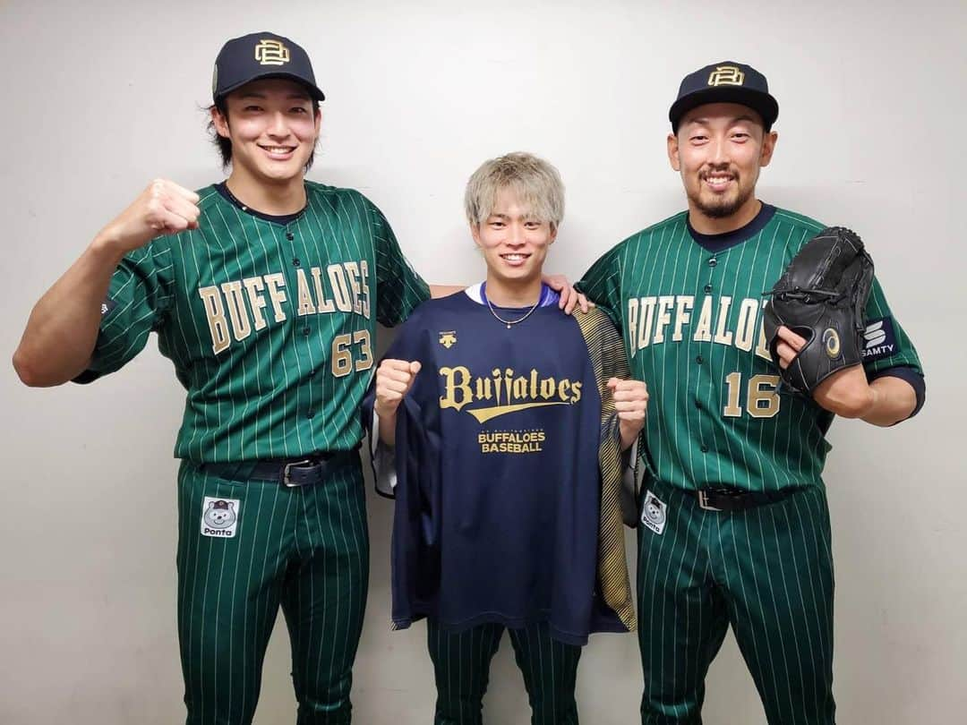 山岡泰輔のインスタグラム：「⁣ ⁣ このメンバーでの写真多い🤣⁣ 投稿2連続ですみません🙇‍♂️笑  #オリックスバファローズ」