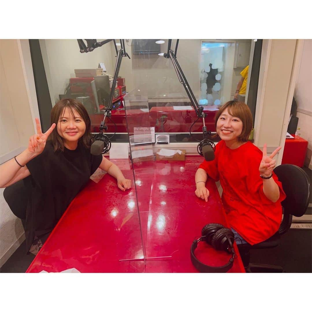 関取花さんのインスタグラム写真 - (関取花Instagram)「JFN系32局ネット「吉岡聖恵のうたいろRadio」に出演致します📻8/26(土)、9/2(土)、9/9(土)の3週連続です！※局によってOA時間が異なりますので詳しくは番組ホームページをチェック🗓  ===  お久しぶりに、おきよはんこといきものがかりの聖恵さんのラジオに3週連続お邪魔致します🌷収録めちゃくちゃ楽しかったので本当に是非聴いてほしい📻  朗らかで優しくて、まんまるキラキラな瞳で話してくれる聖恵さんが本当に大好きです。テンション上がってしゃべくり倒してます！笑   #うたいろradio」8月26日 18時49分 - dosukoi87