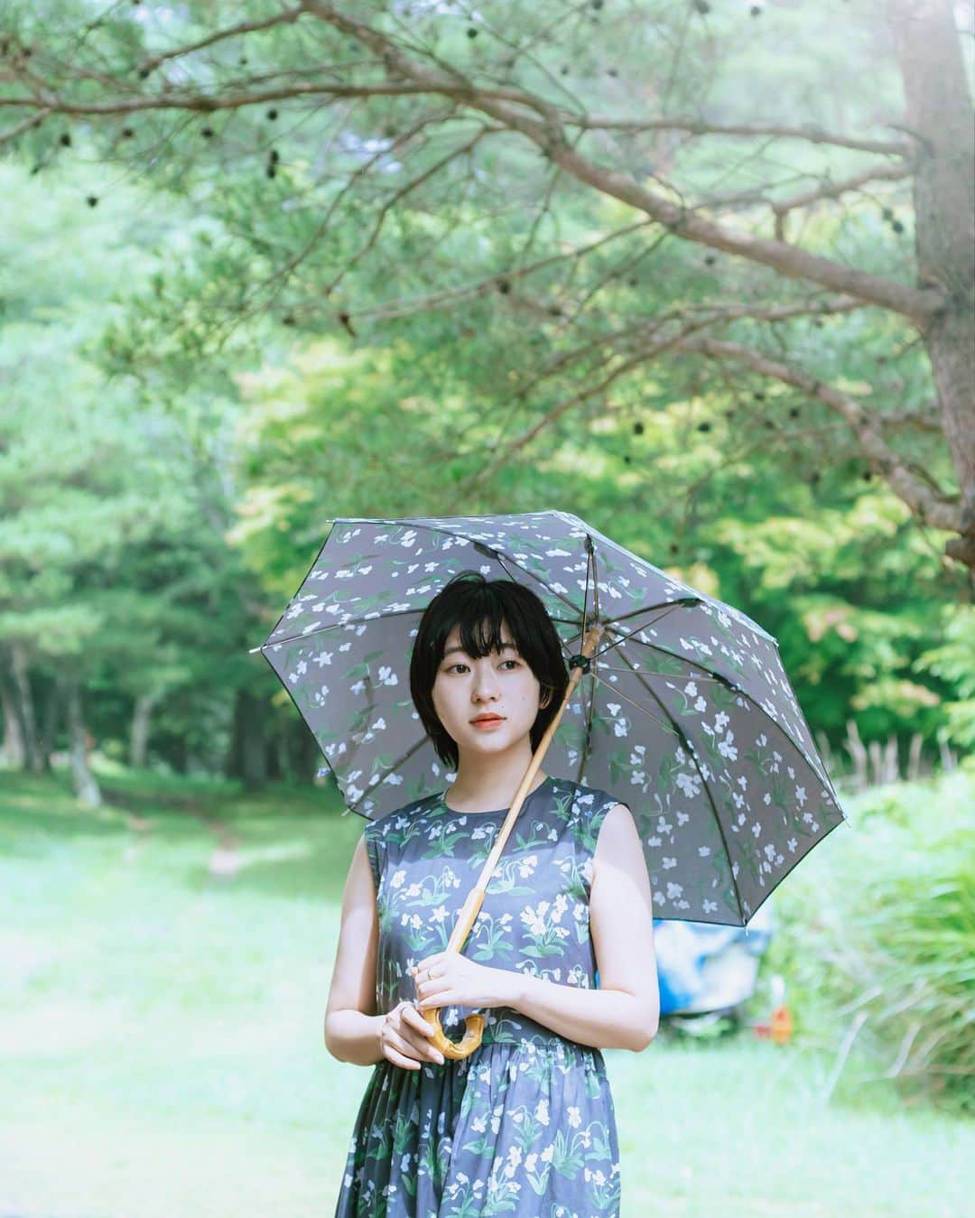 国分真央さんのインスタグラム写真 - (国分真央Instagram)「. 夏も終盤ですね🍃 ⁡ テキスタイルデザイナー @otsukiyumi さんの アイテムイメージ撮影を担当しております🩰✴︎ ⁡」8月26日 18時56分 - mao_kokubu