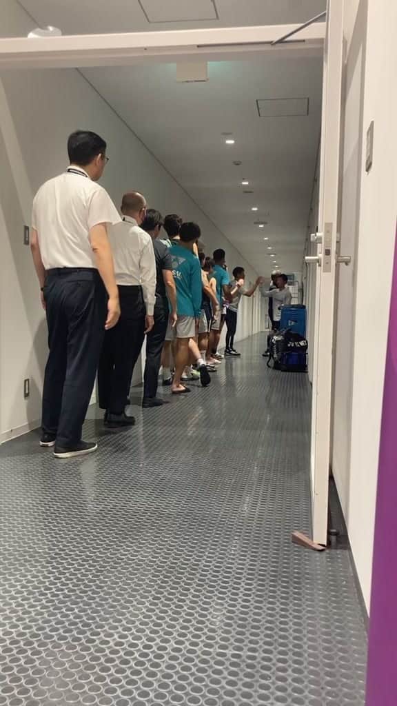 アビスパ福岡のインスタグラム：「選手ロッカーアウトシーンをお届けしました。  #アビスパ福岡」